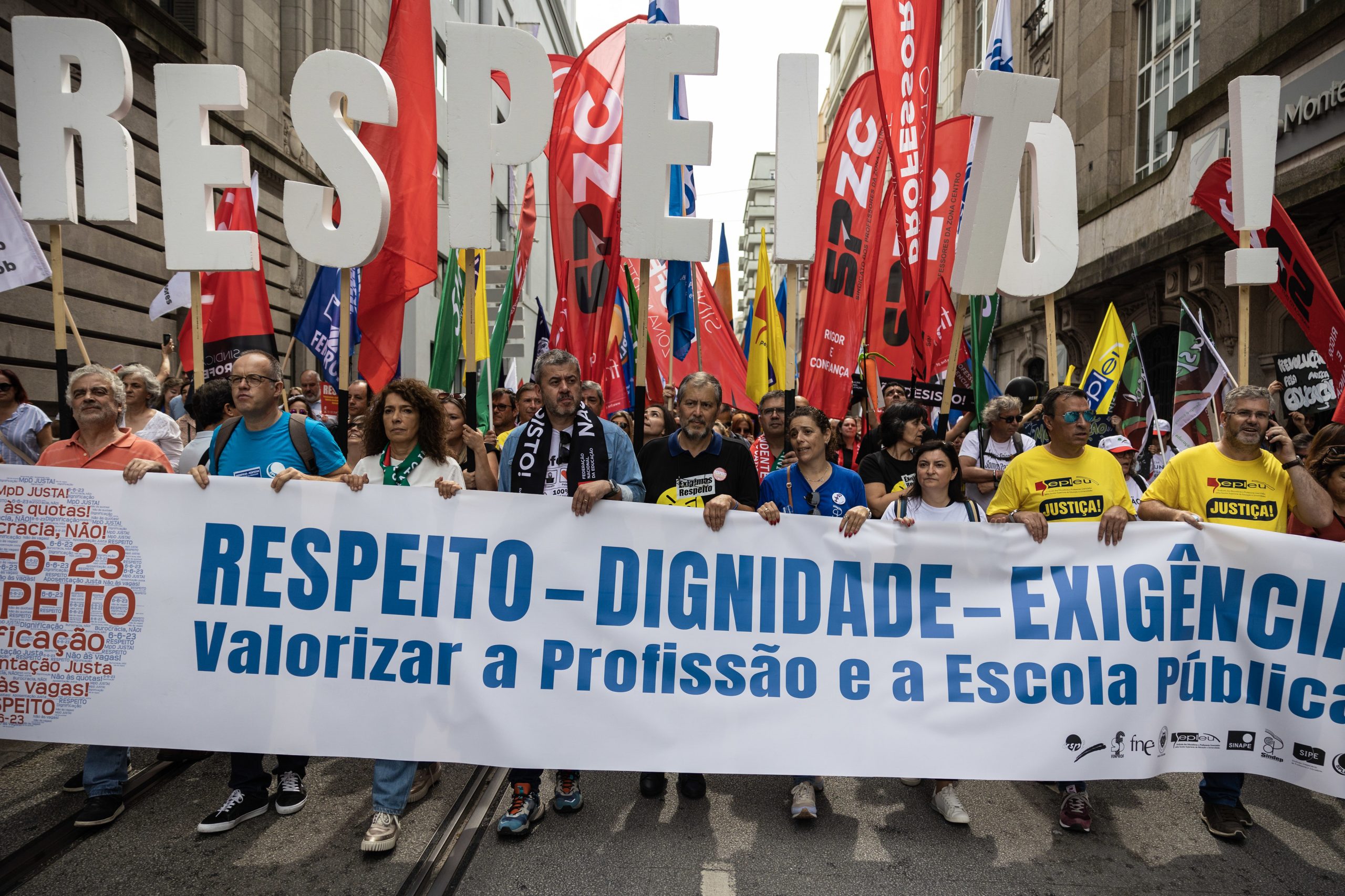 FENPROF diz que tempo de serviço “não é reivindicação, mas exigência”. Greves continuam a realizar-se
