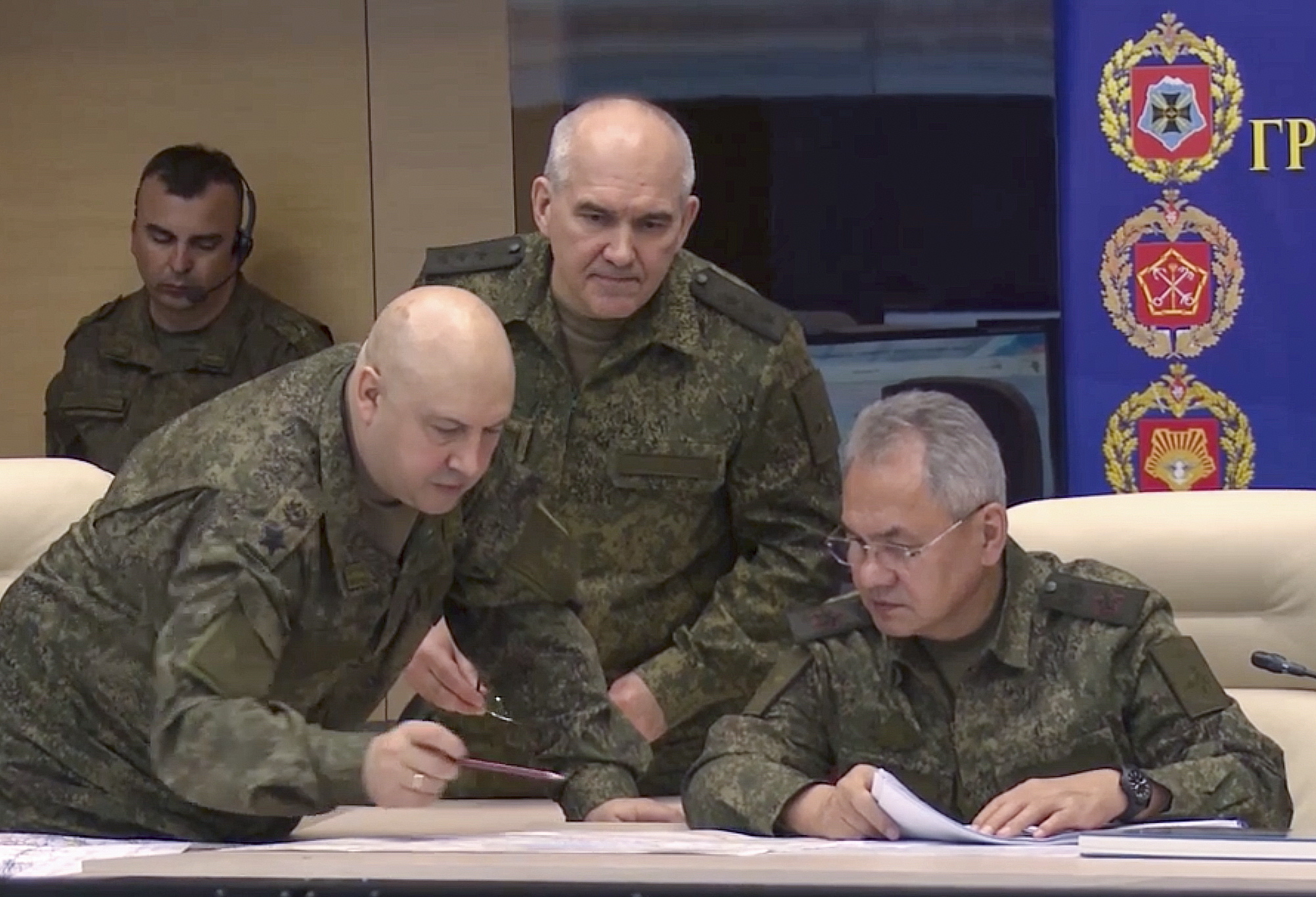 Rússia anuncia retirada da cidade de Kherson