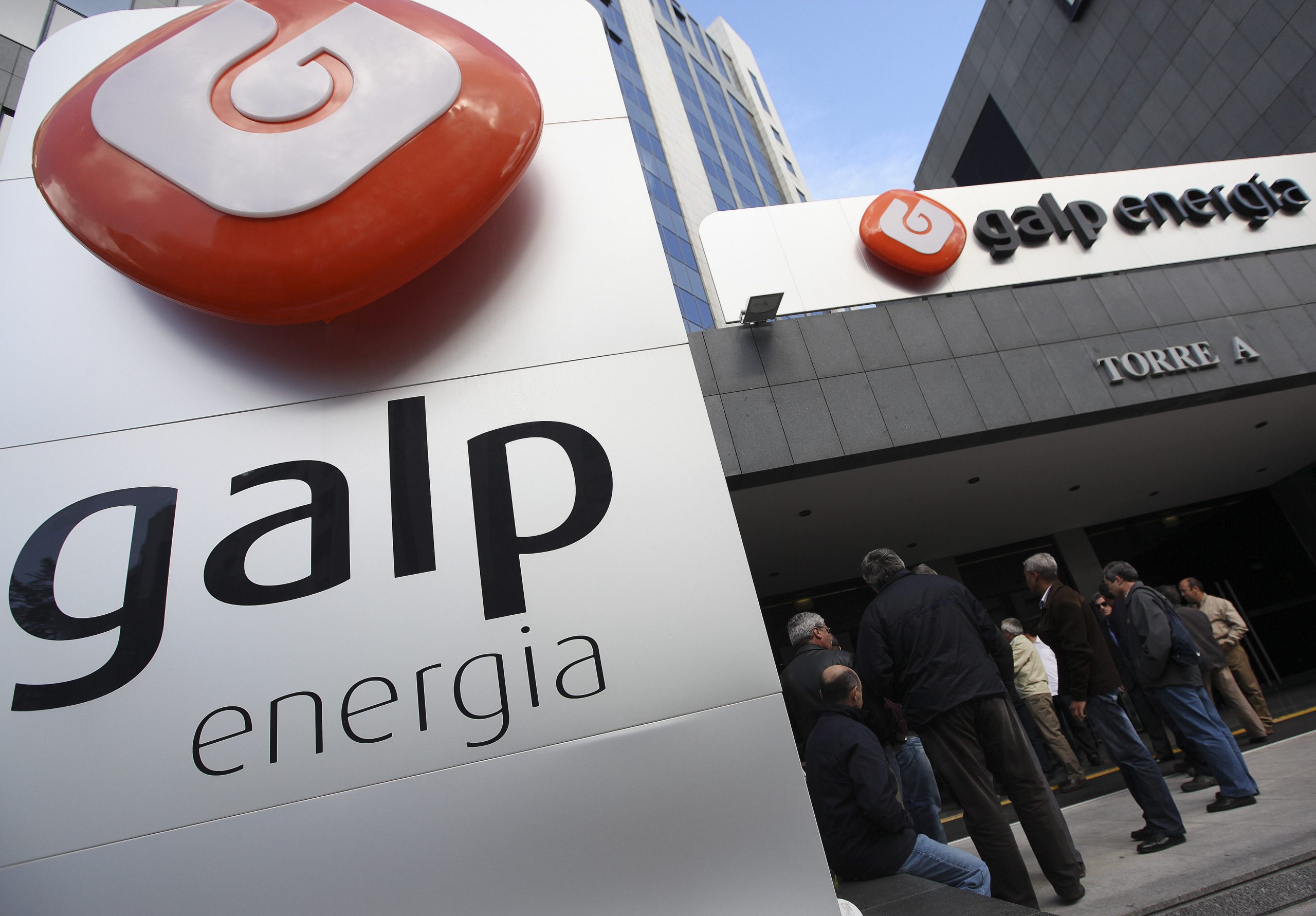 Lucro da Galp aumenta 24% para 890 milhões de euros nos primeiros nove meses do ano