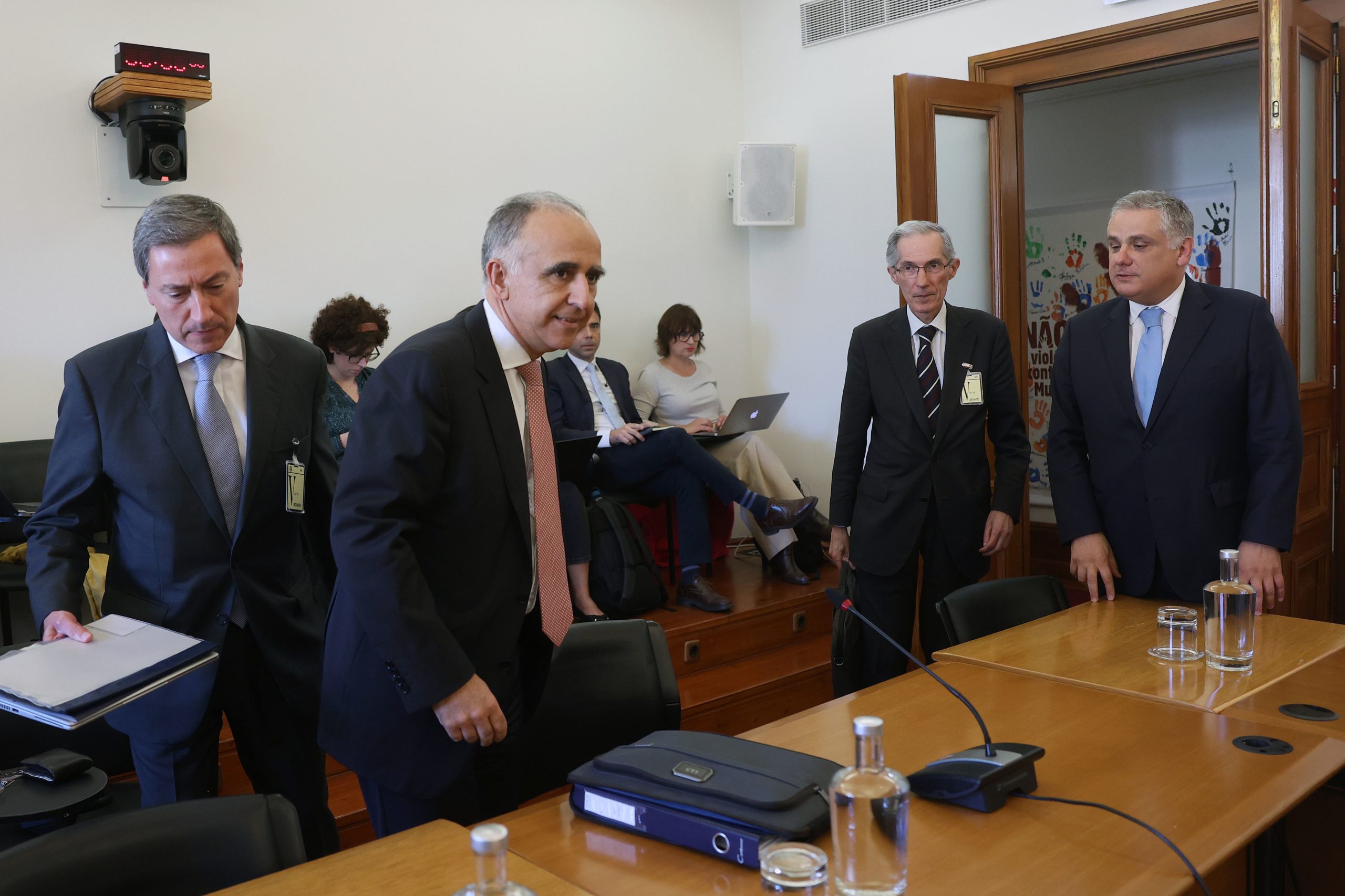 Presidente da CMVM, Luís Laginha de Sousa: “TAP pode pagar até cinco ME de multa”