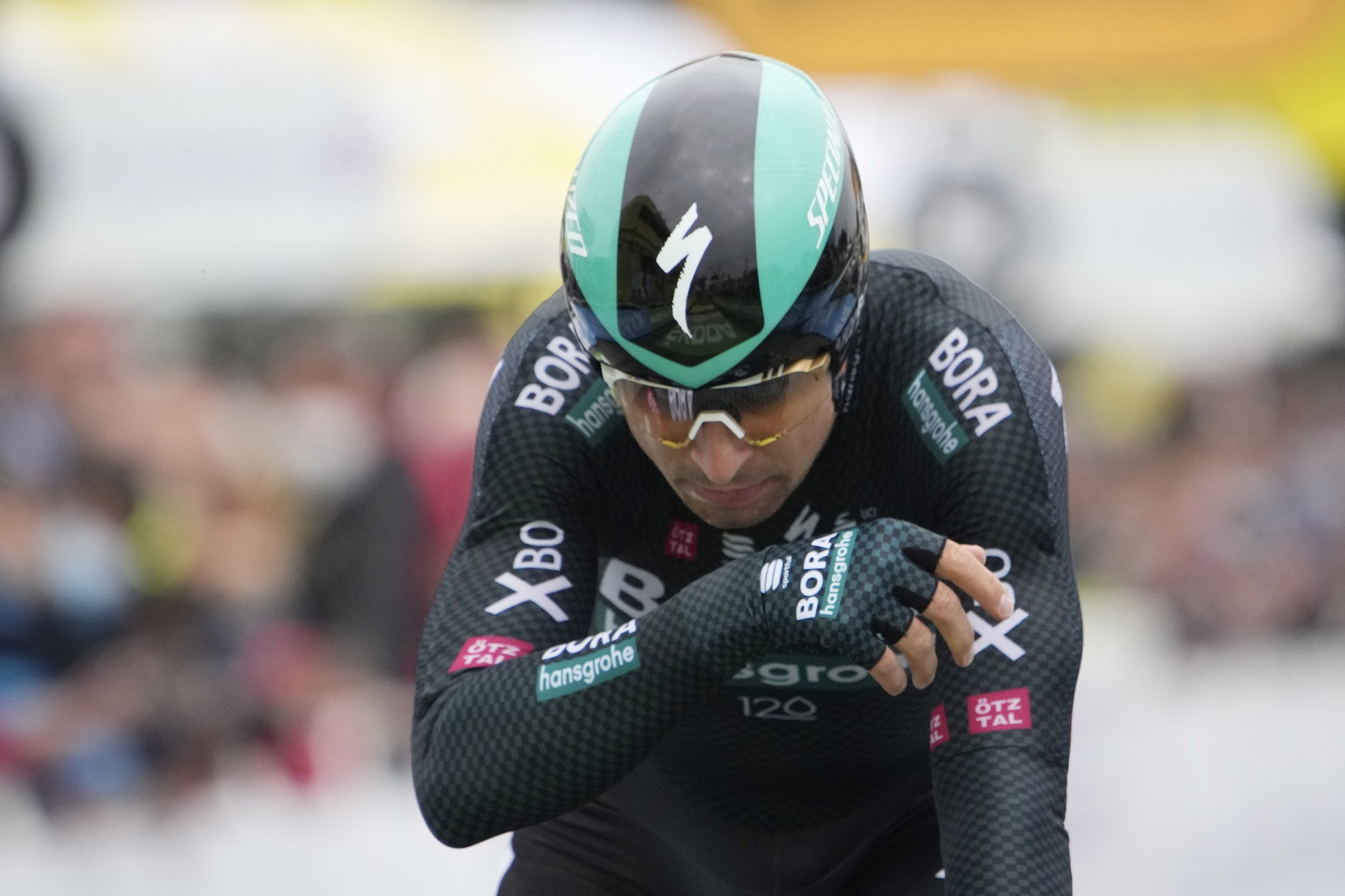Peter Sagan desiste do Tour com lesão no joelho direito
