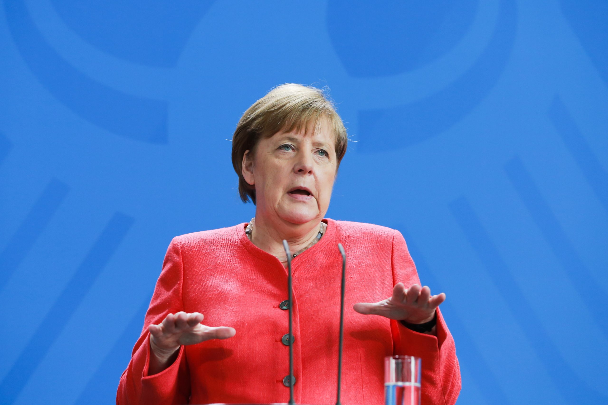 Merkel pede aos alemães uso de aplicação contra coronavírus