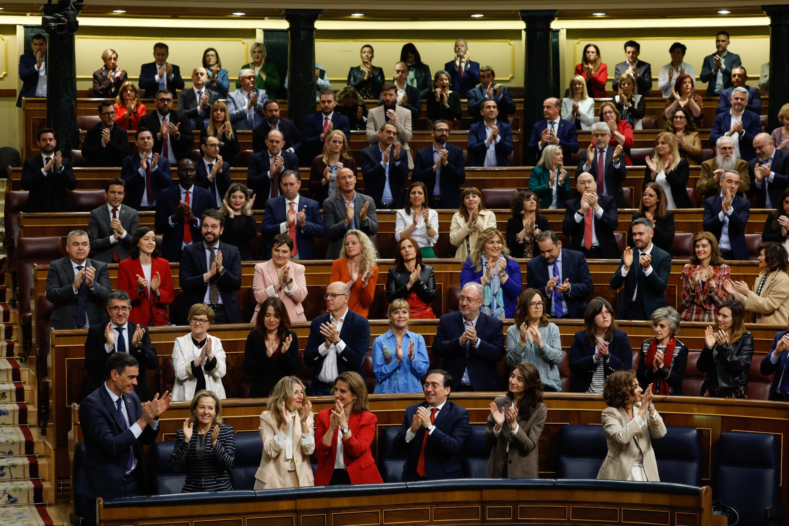 Espanha: Parlamento rejeita moção de censura da extrema-direita a Sánchez
