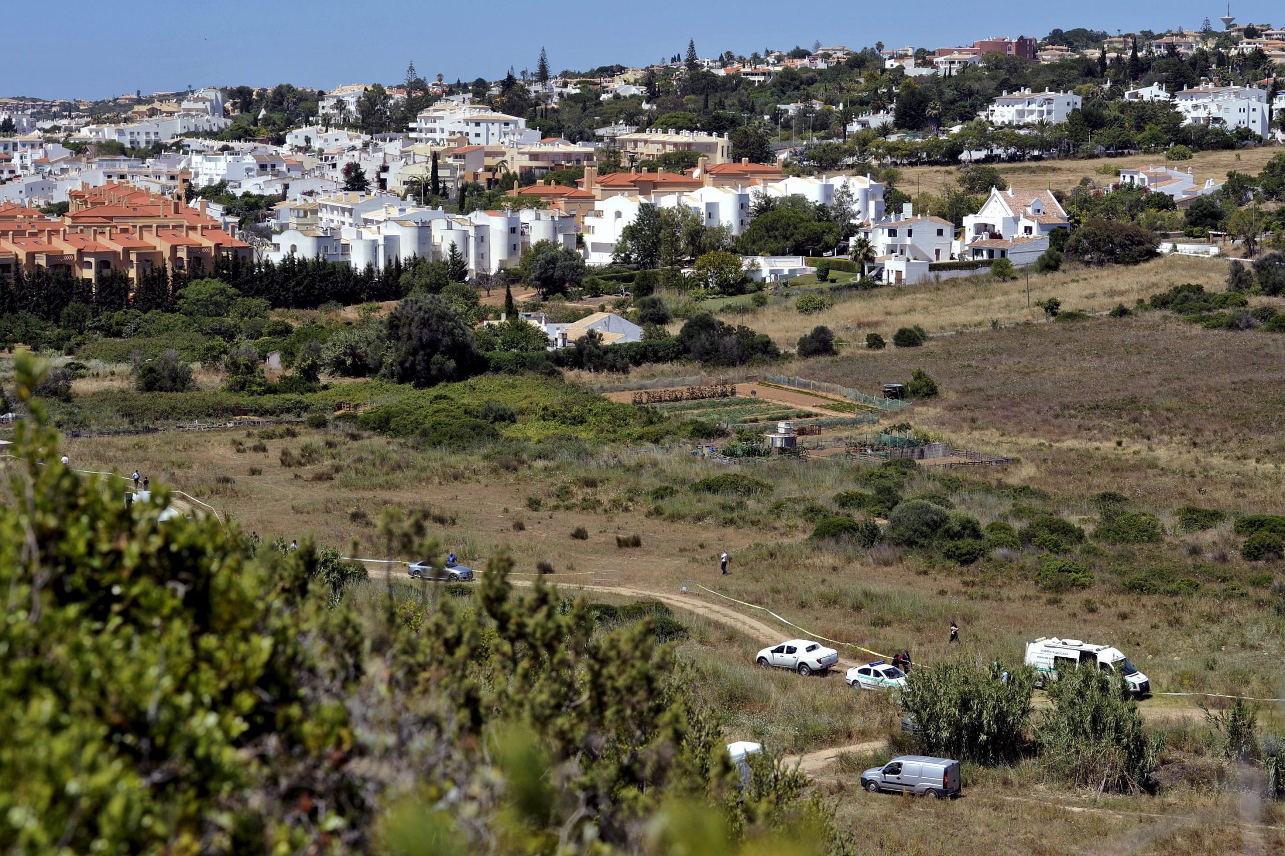 Maddie/10 anos: Caso não afastou turistas mas persiste na memória da Praia da Luz
