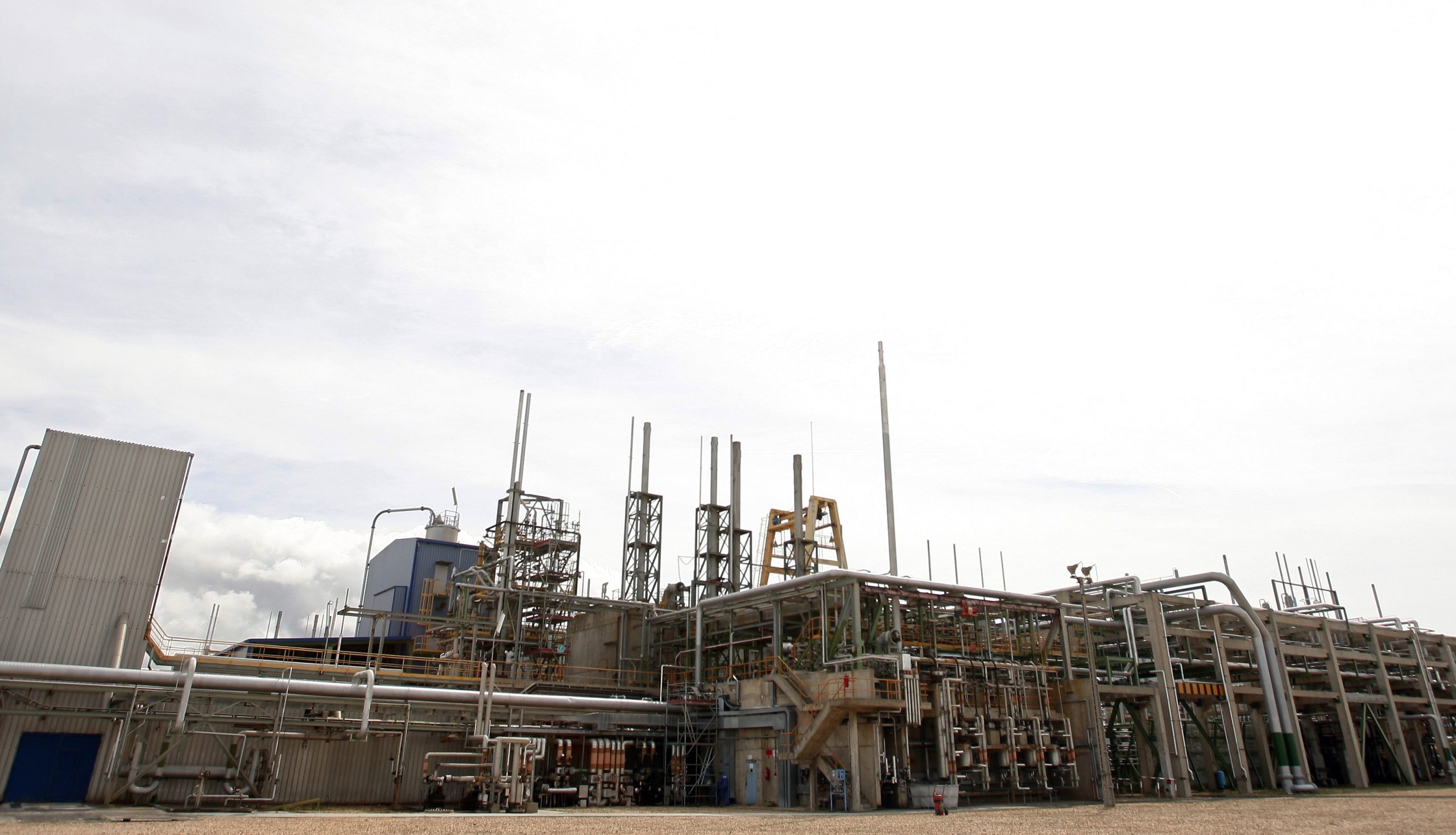 Acidente de trabalho com dois mortos na fábrica da Repsol em Sines