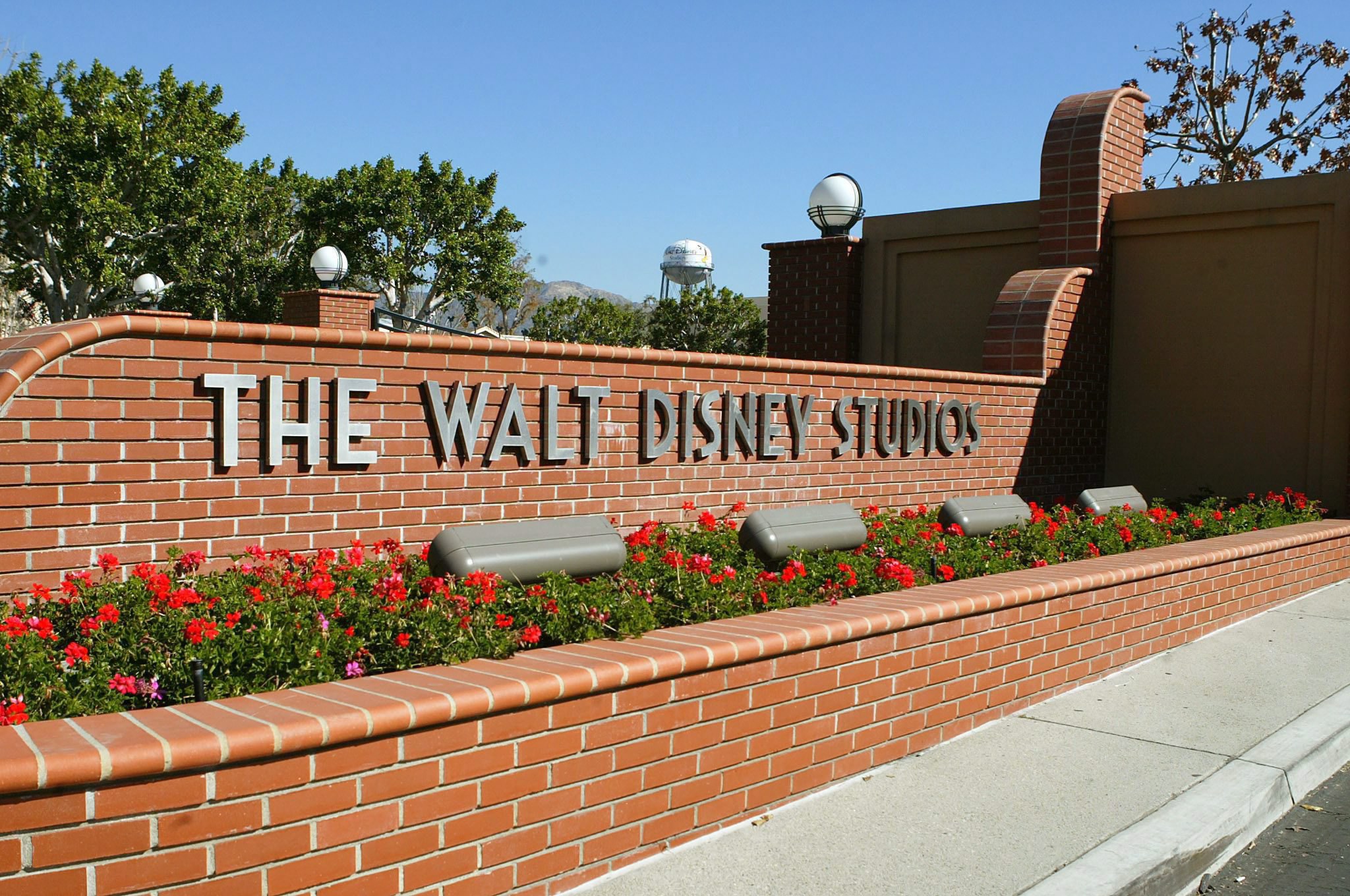 Disney adquire maioria da Fox por 44,3 mil milhões de euros