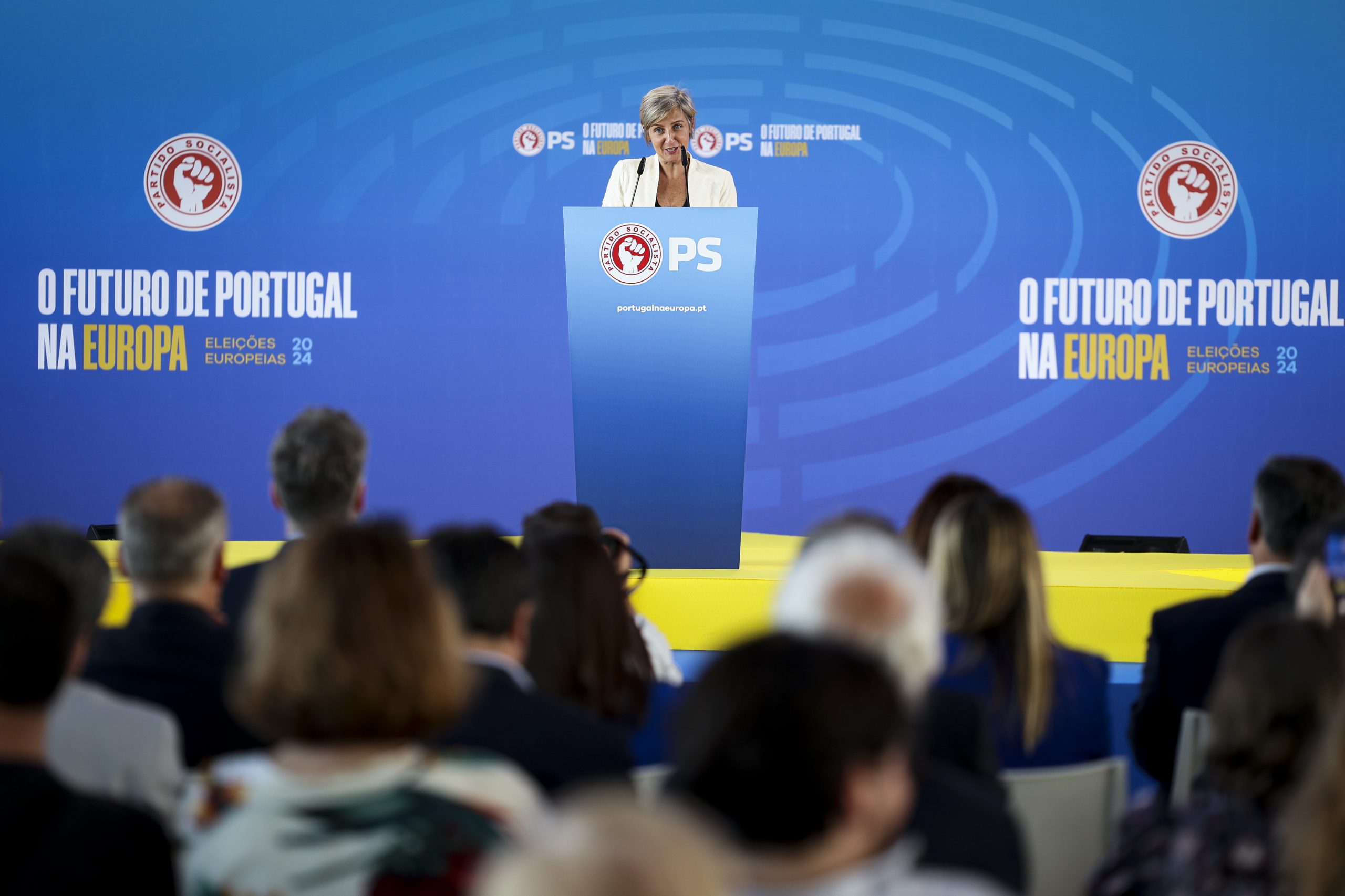 PS compromete-se com apoio à Ucrânia e “postura humanista” sobre migrações
