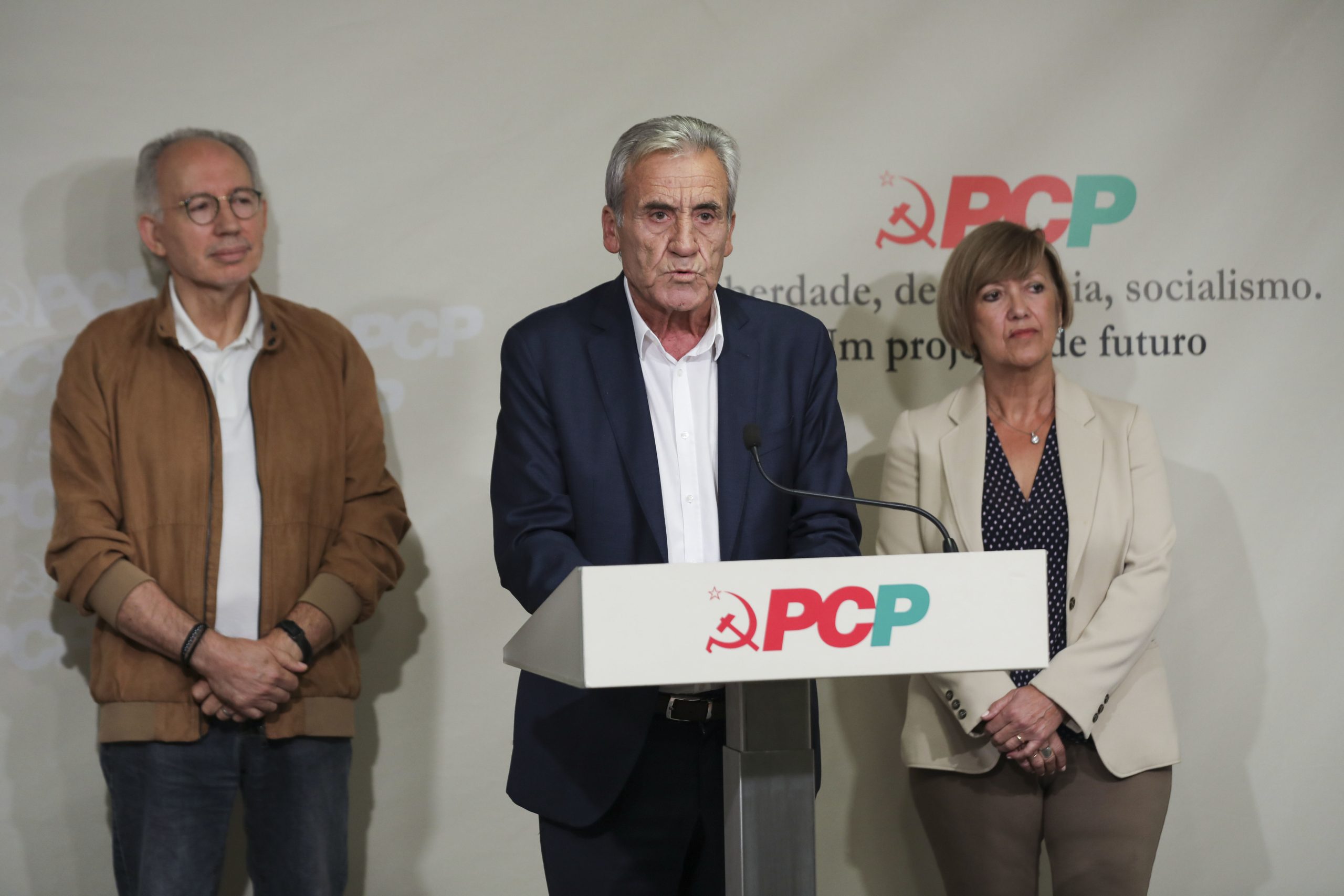 Jerónimo mantém recusa de qualquer “papel” assinado com PS