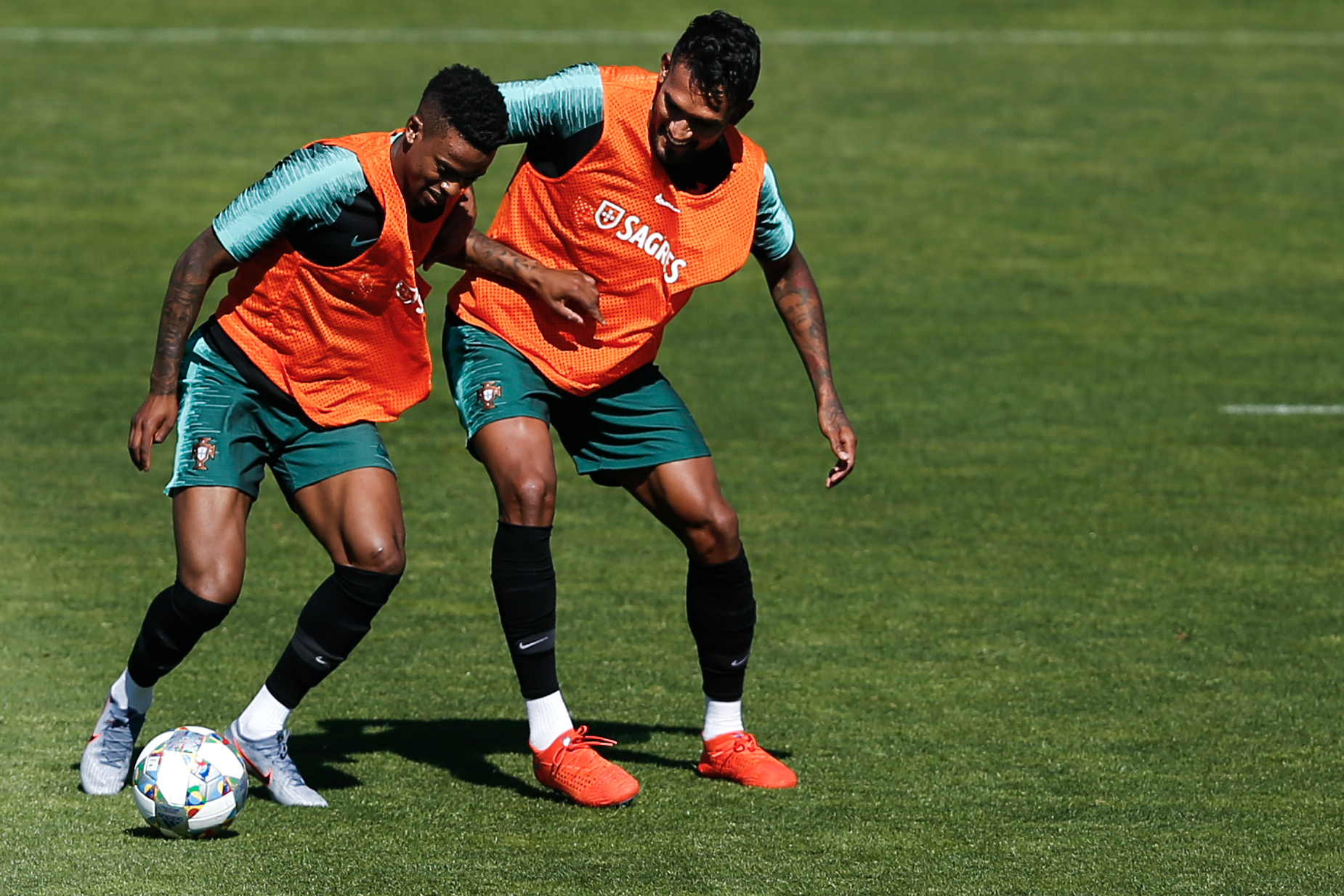 Liga das Nações: Mário Rui, Nélson Semedo e Guedes no segundo treino de Portugal
