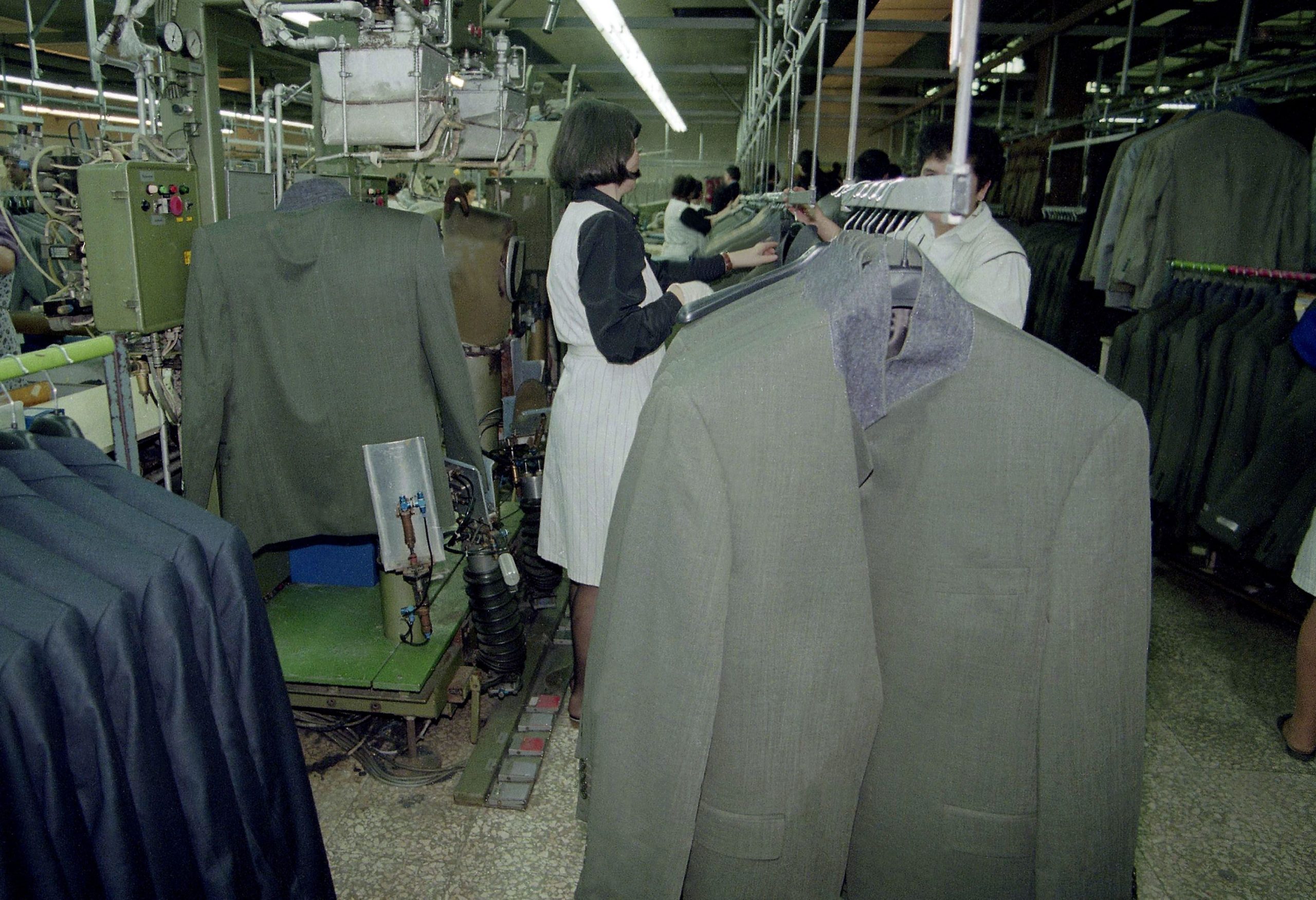 Exporta-se menos roupa e tecidos