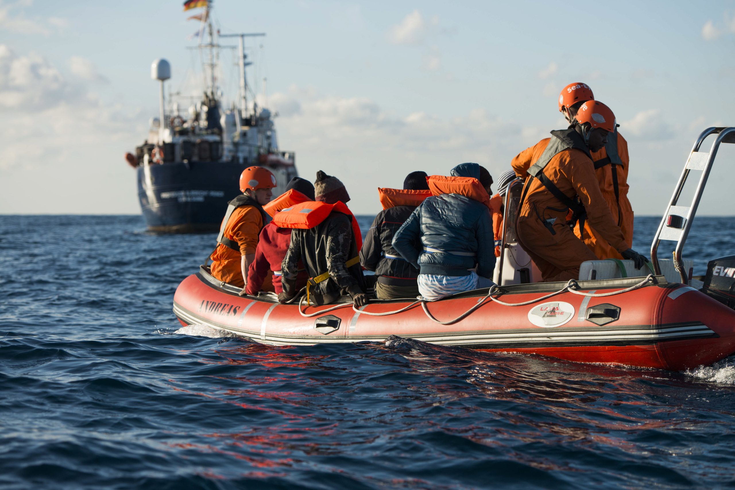 ACNUR pede à União Europeia que retome operações de resgate de migrantes no Mediterrâneo