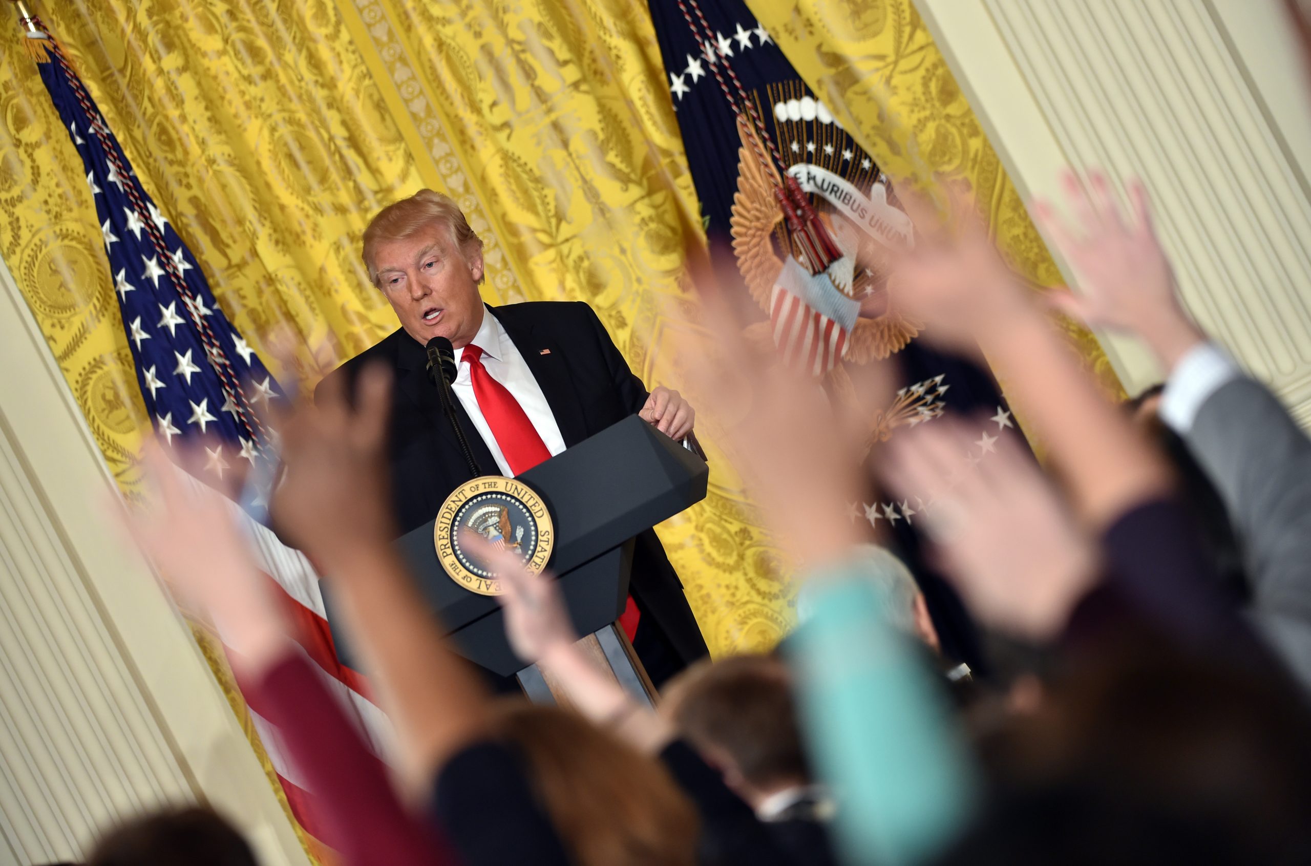 Trump e a imprensa. Um ‘espetáculo’ no qual todos ganham?