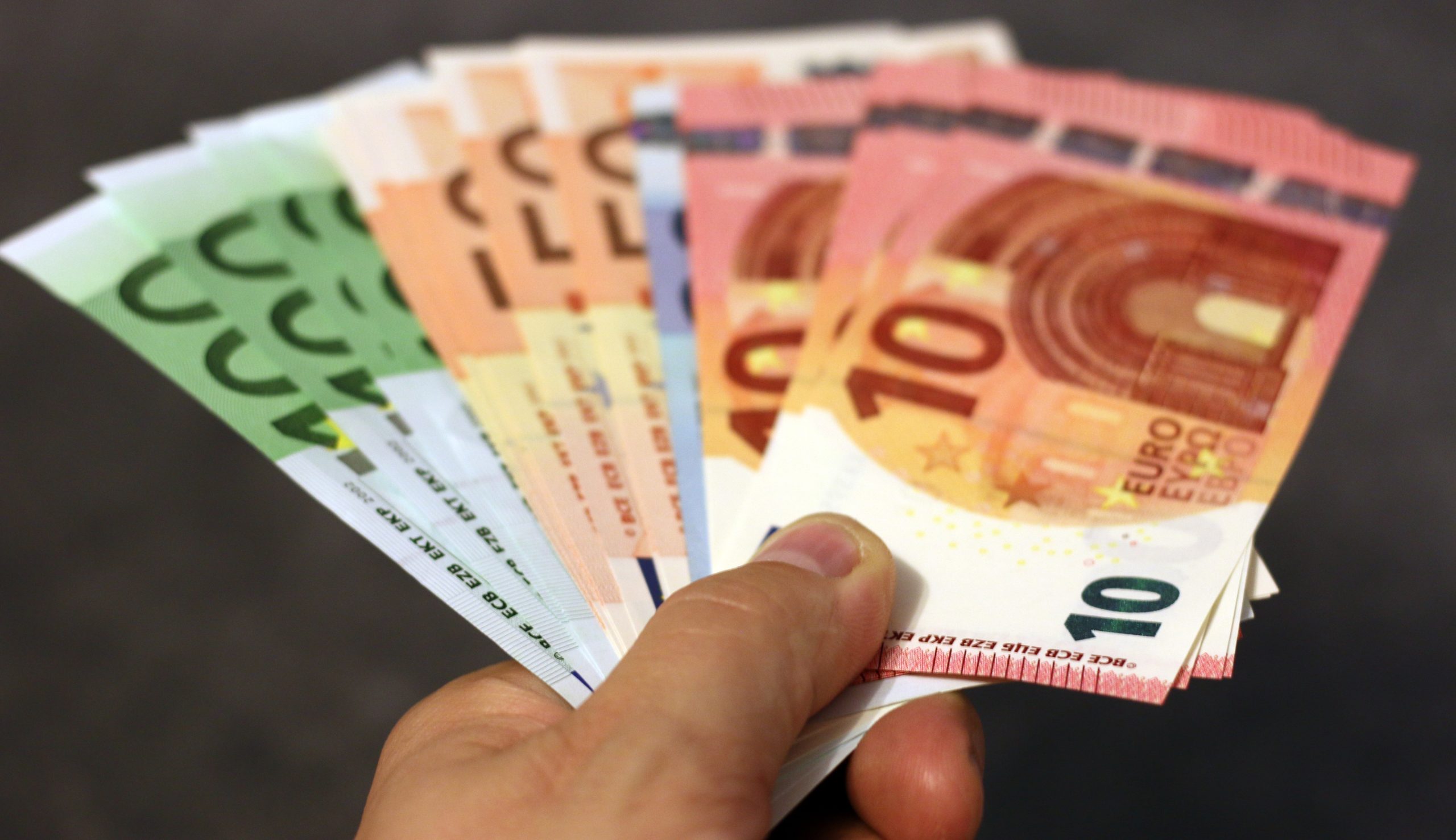 Aumento do salário mínimo para 600 euros a partir de janeiro já está em Diário da República