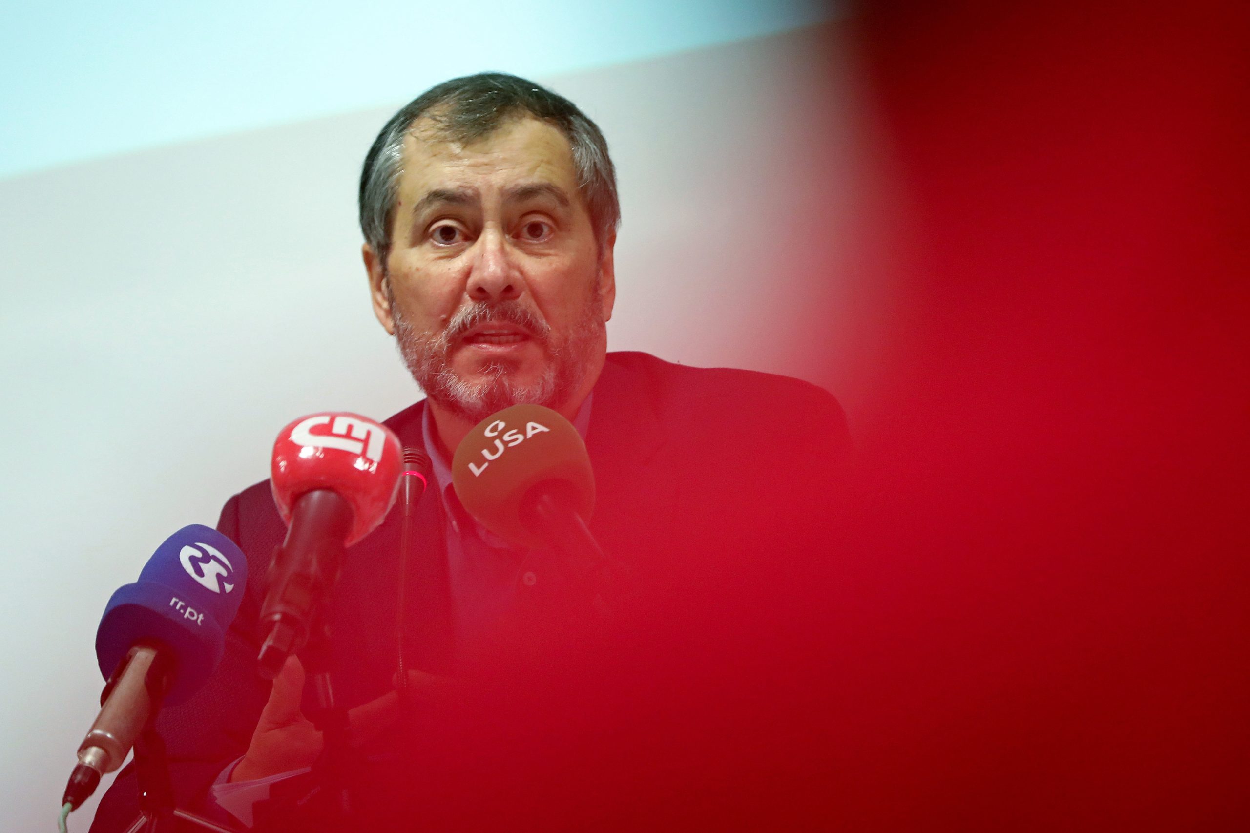 Fenprof denuncia casos de professores “obrigados” a cumprirem teletrabalho nas escolas