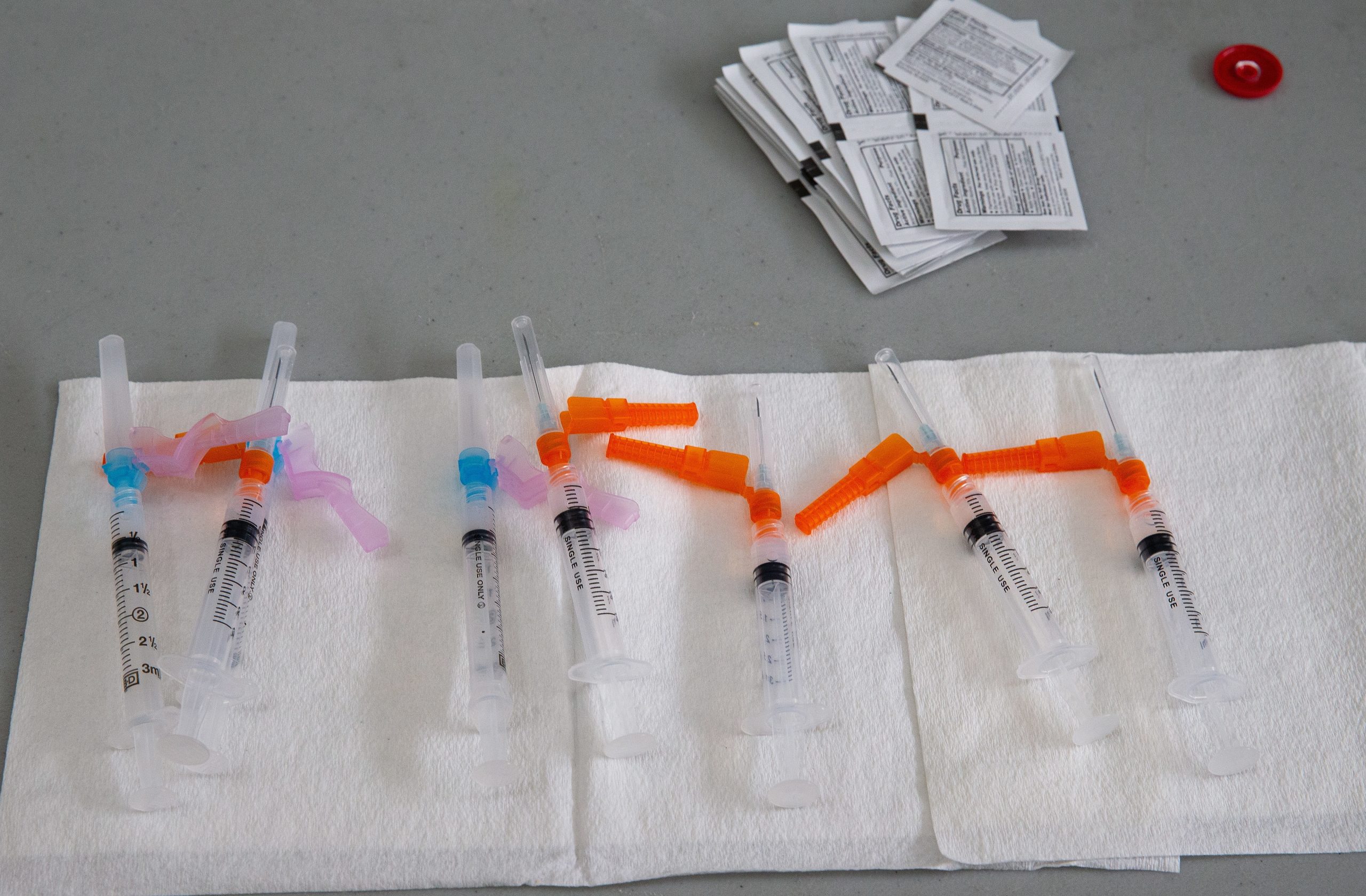 Covid-19: Israel vai doar um milhão de doses de vacina a países africanos