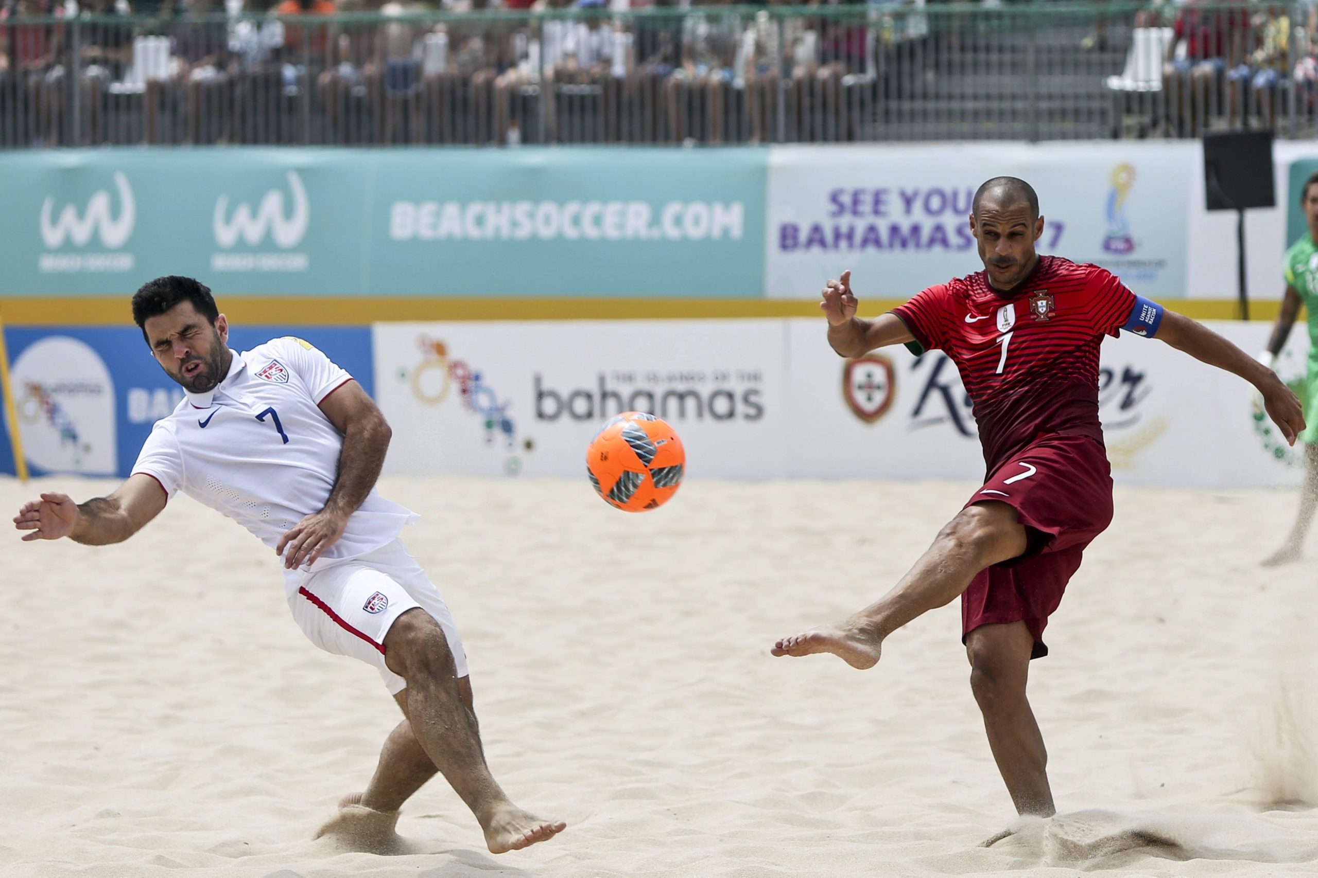 Portugal vence Itália para a Superfinal da Liga Europeia de Futebol de Praia