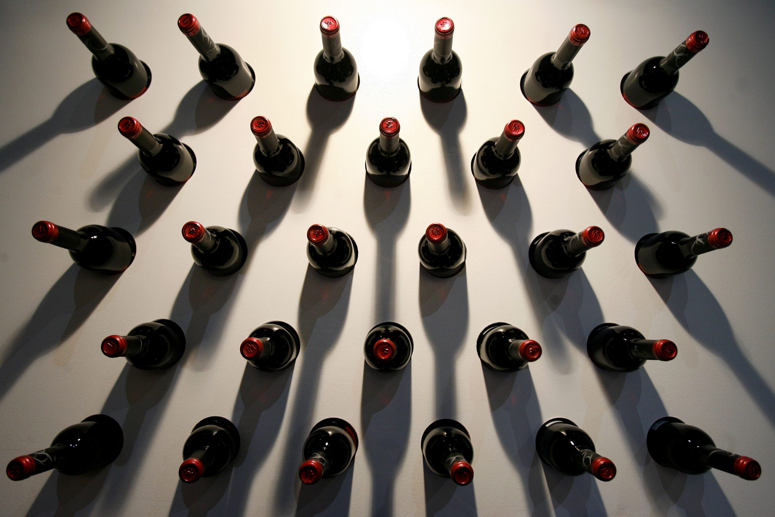 Rótulos dos vinhos na Irlanda vão ter mensagens como as do tabaco. Produtores revoltados (portugueses incluídos) temem efeito bola de neve