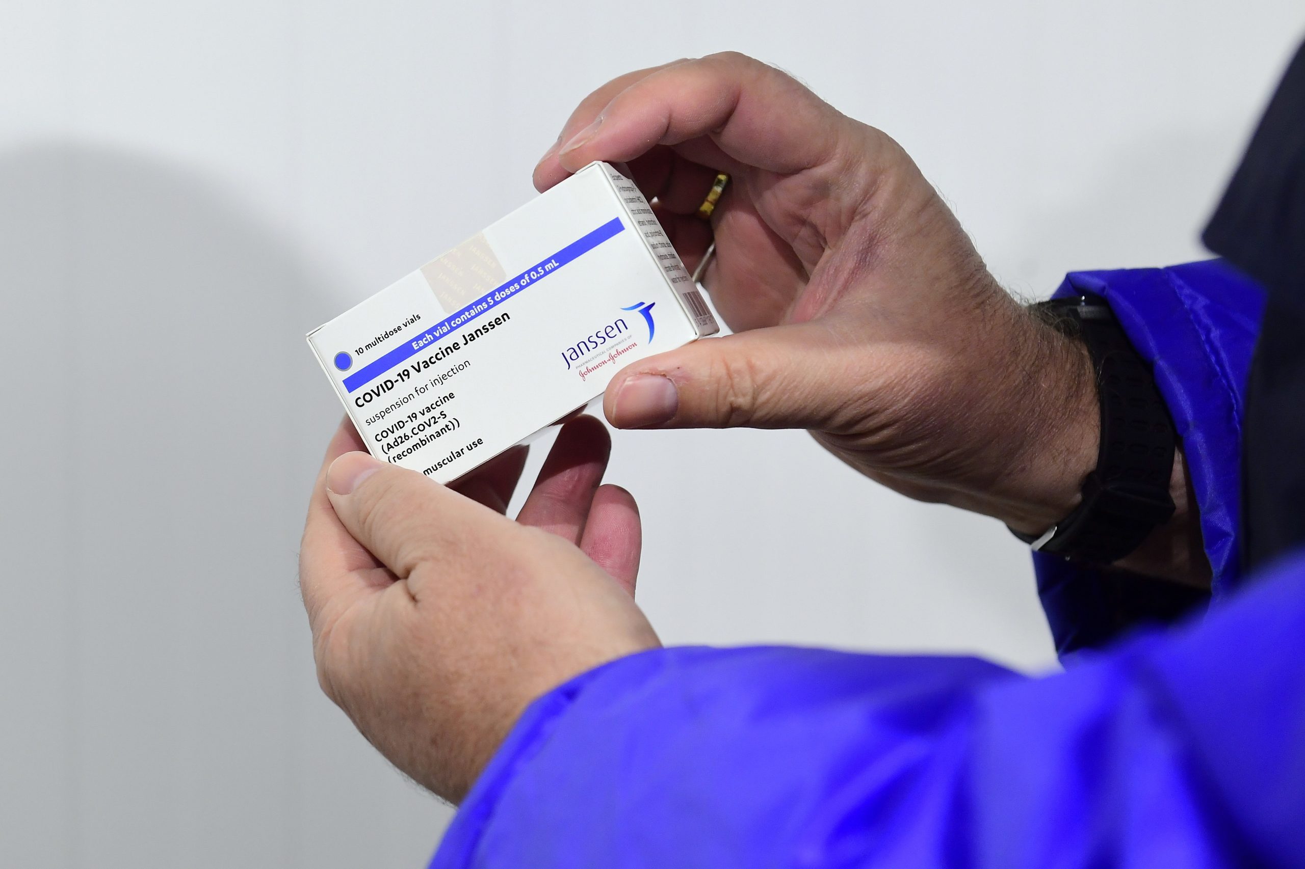 Covid-19: EMA vai decidir se aplica ação regulatória na UE após investigação à vacina da Janssen