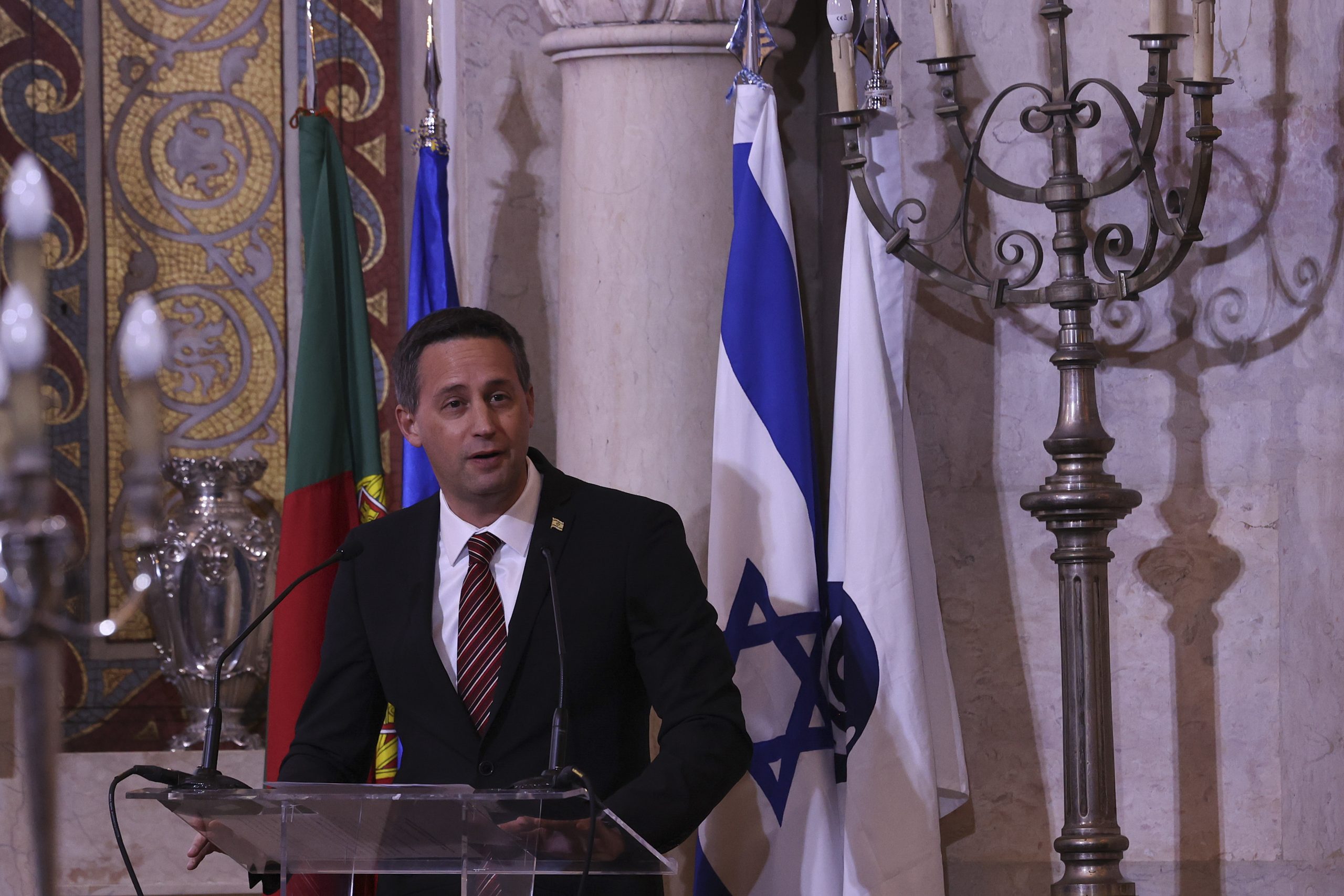 Equipa de inativação de explosivos chamada à embaixada de Israel em Lisboa