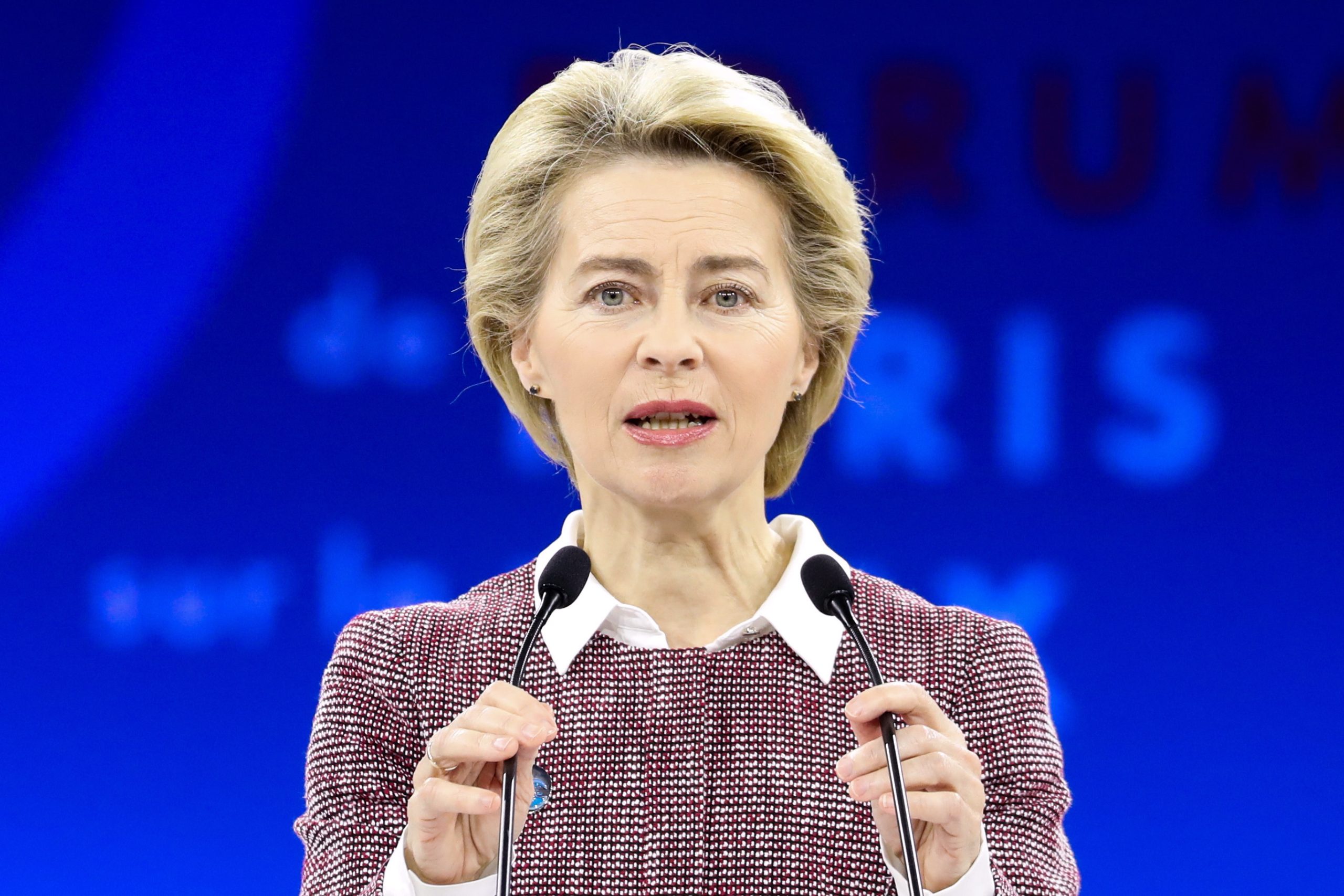 Von der Leyen volta a pedir a Londres que designe um candidato a comissário
