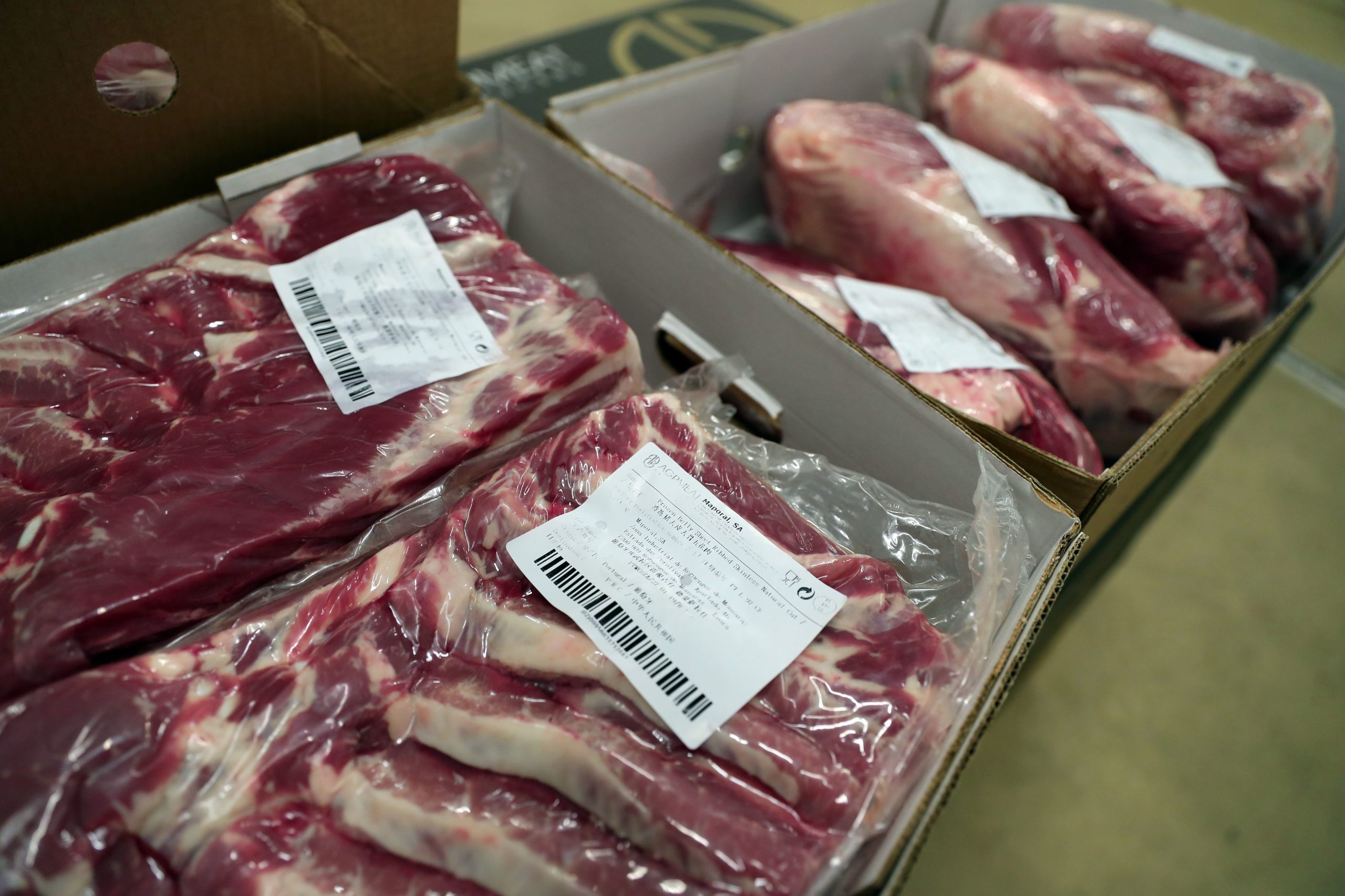 Pequenas e médias empresas do setor das carnes com quebras de até 80%