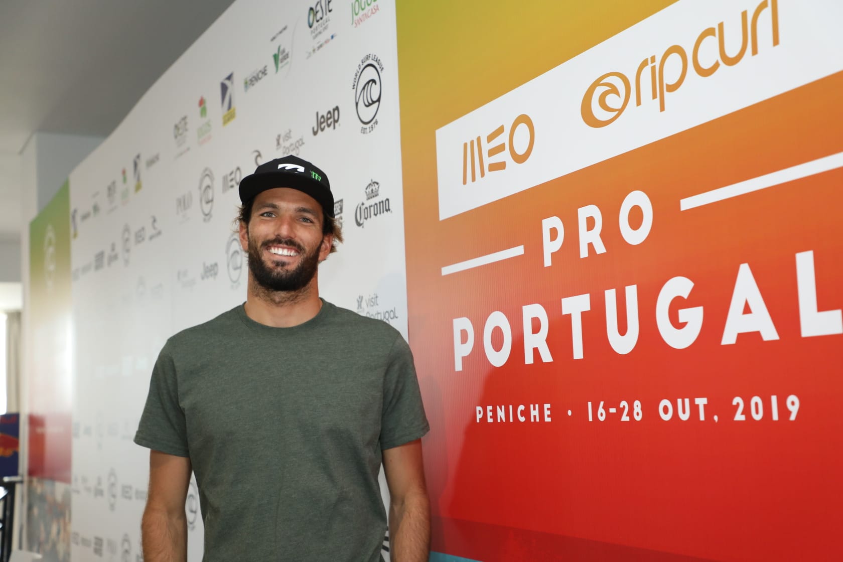 Arrancou o Meo Rip Curl Pro Portugal. Há dois títulos mundiais e sonhos olímpicos em jogo