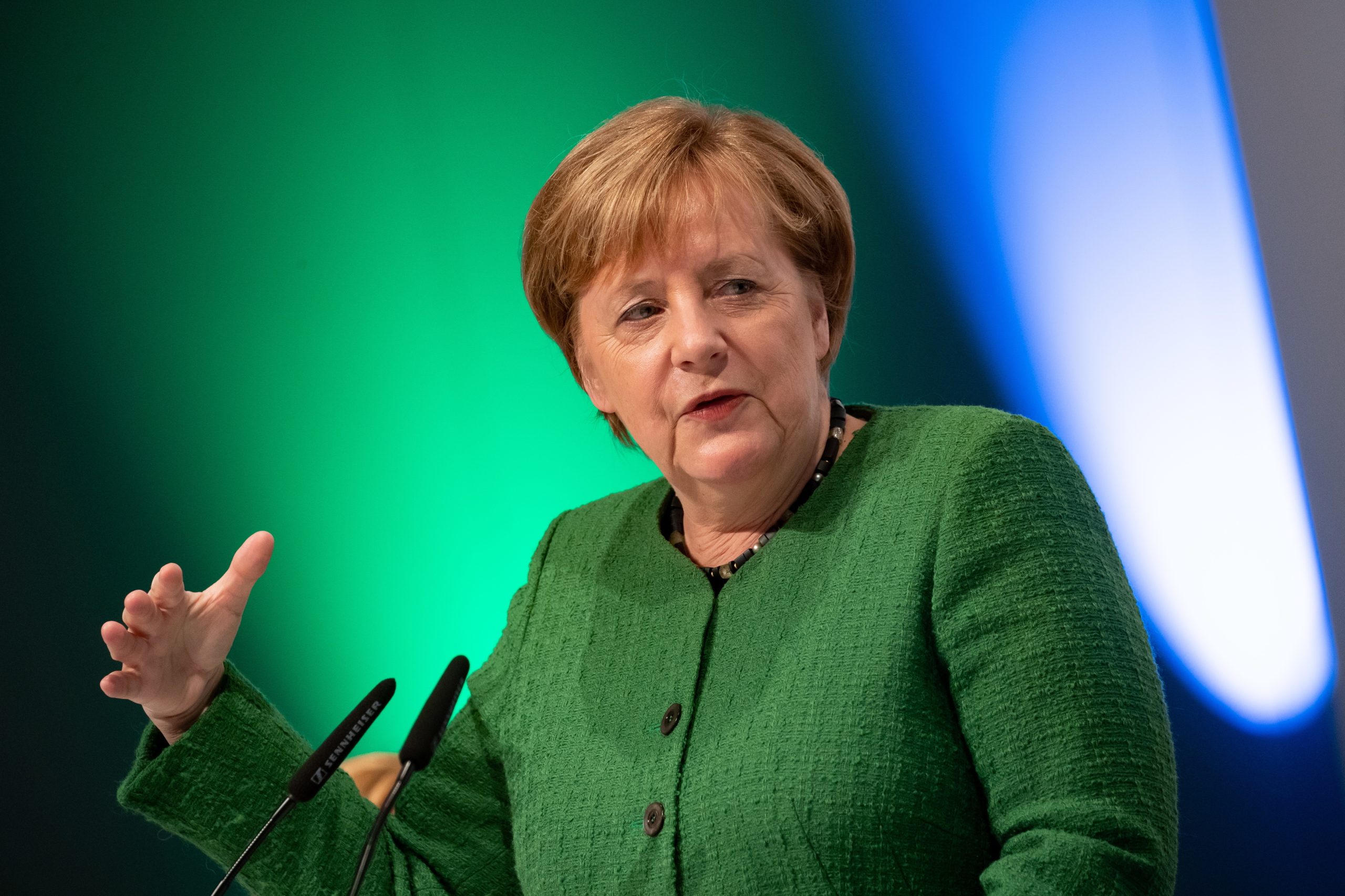 Caso Huawei: Merkel diz que “deve garantir que a empresa não transmite todos os dados ao estado chinês”