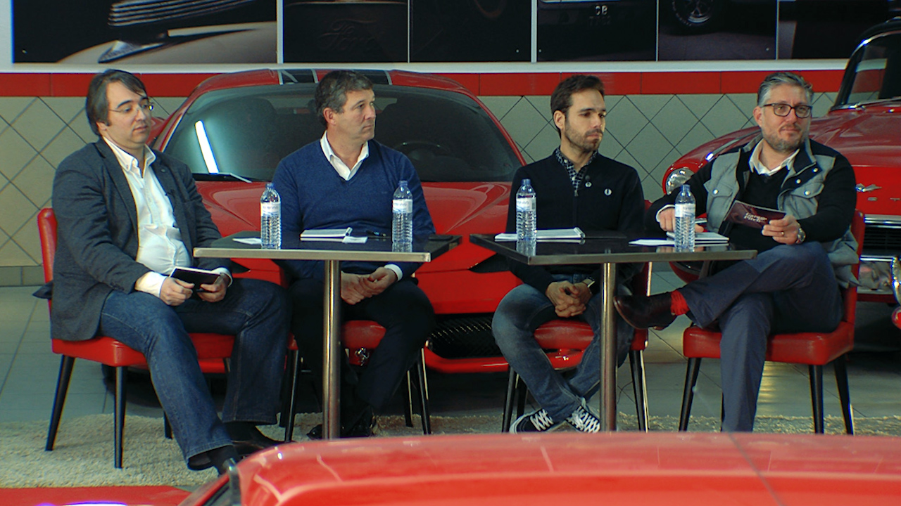 Garage Pitch 901: Gestão de projetos de construção, óleo transformado em detergente e carregamentos de carros elétricos