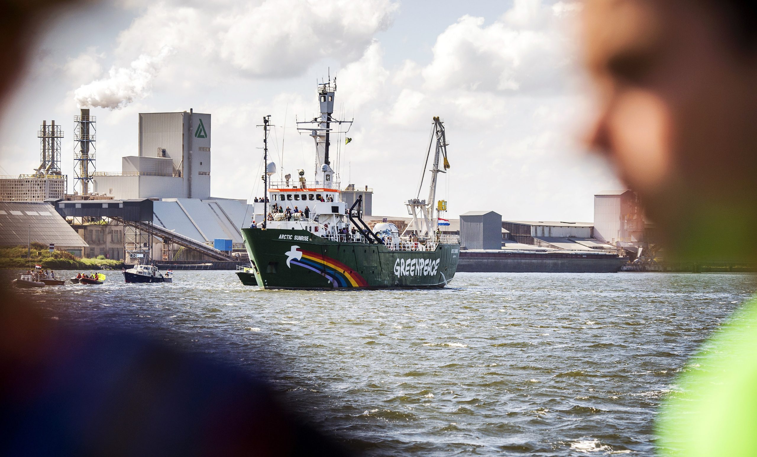 Rússia recusa pagar indemnização por ter apresado navio da Greenpeace