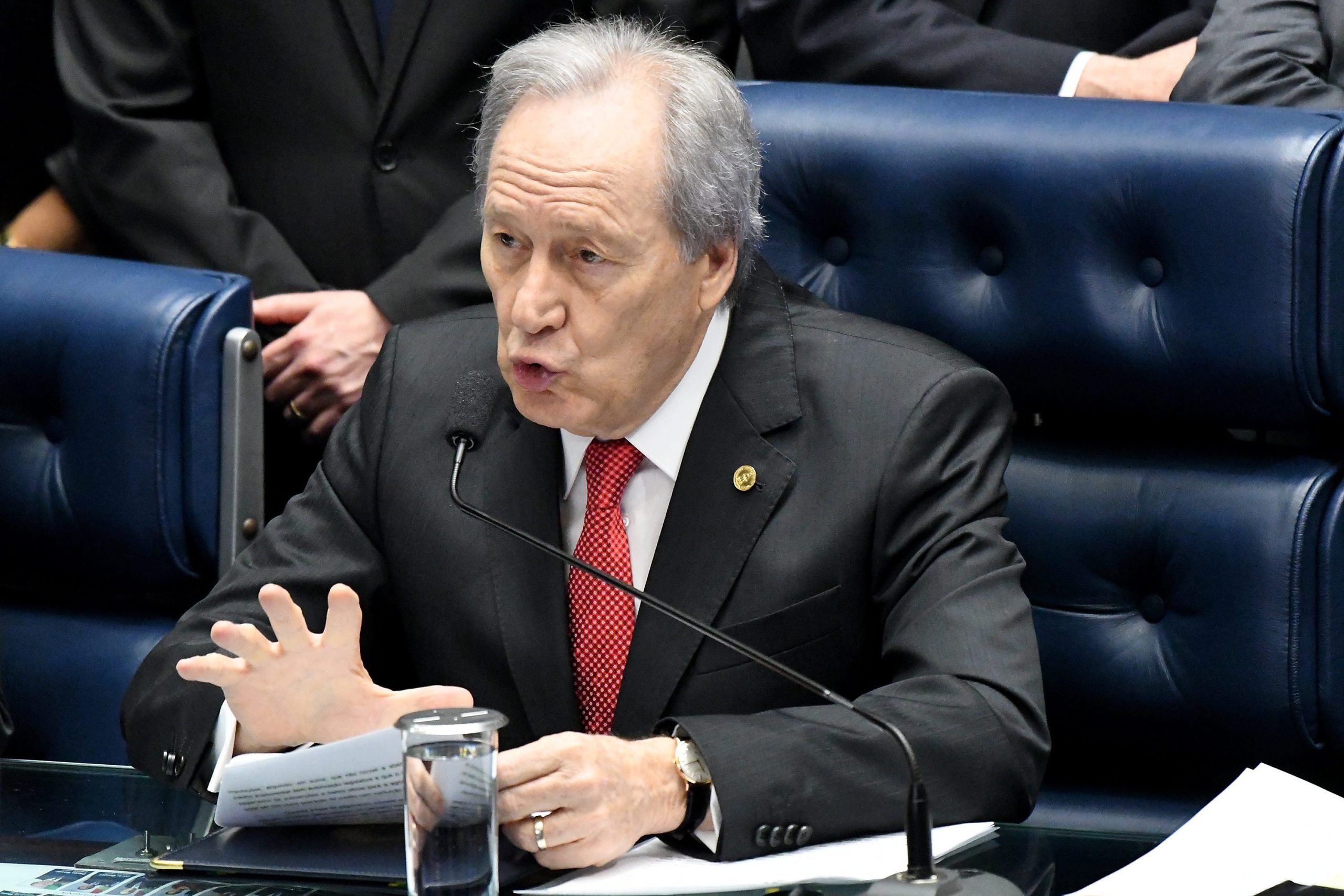 Juízes brasileiros insultados em Nova Iorque caracterizam os manifestantes como antidemocráticos