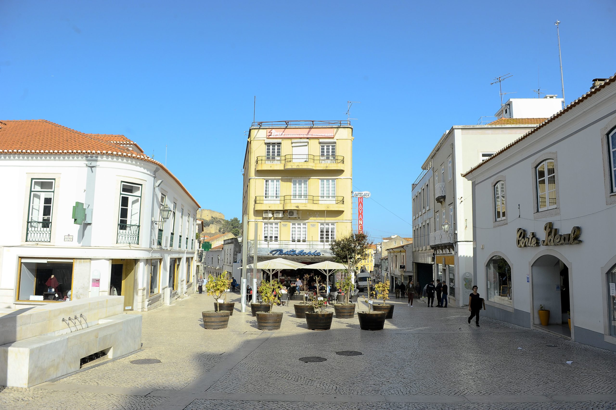 Câmara de Torres Vedras retira trânsito do centro histórico da cidade
