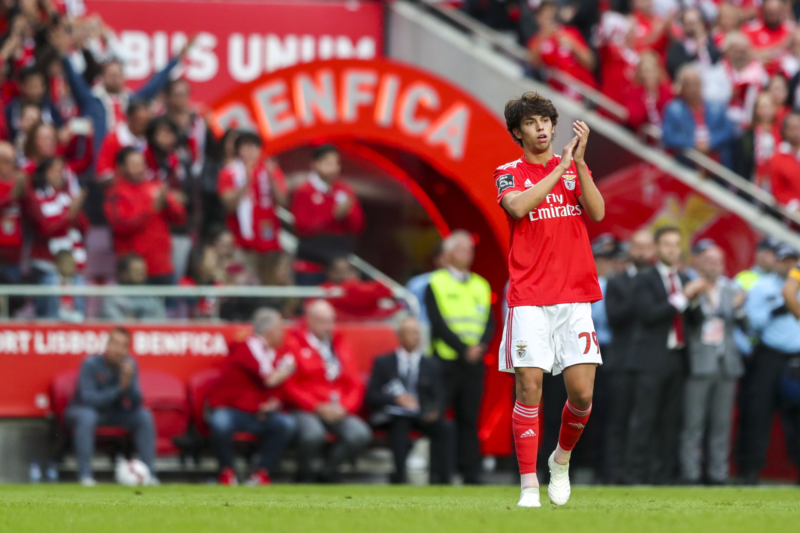 Cabo-verdianos em festa já pedem o 38.º título para o Benfica