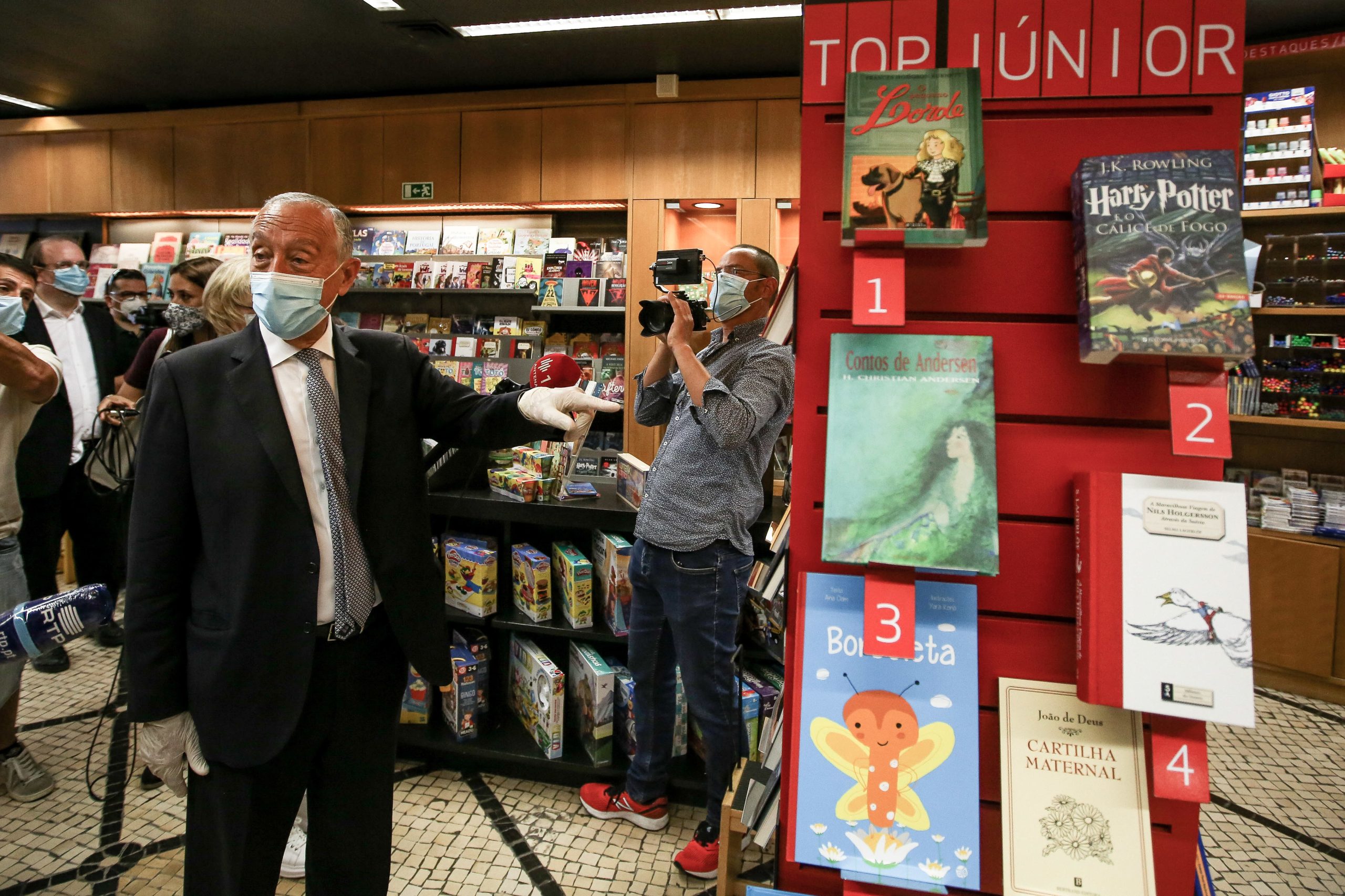 Livraria Barata lança campanha para angariar 190 mil euros e salvar negócio