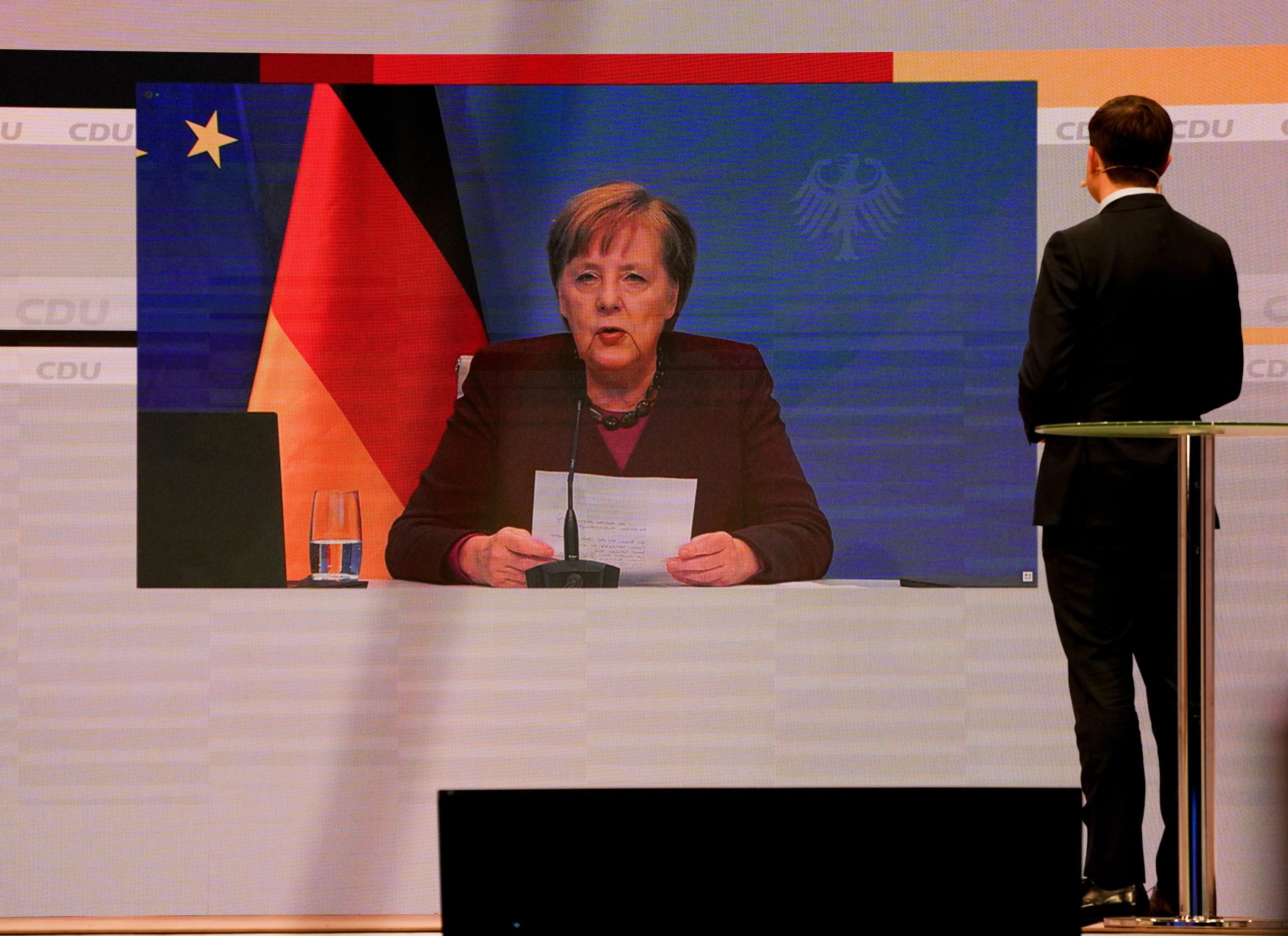 Merkel defende CDU ao centro antes da eleição de novo líder