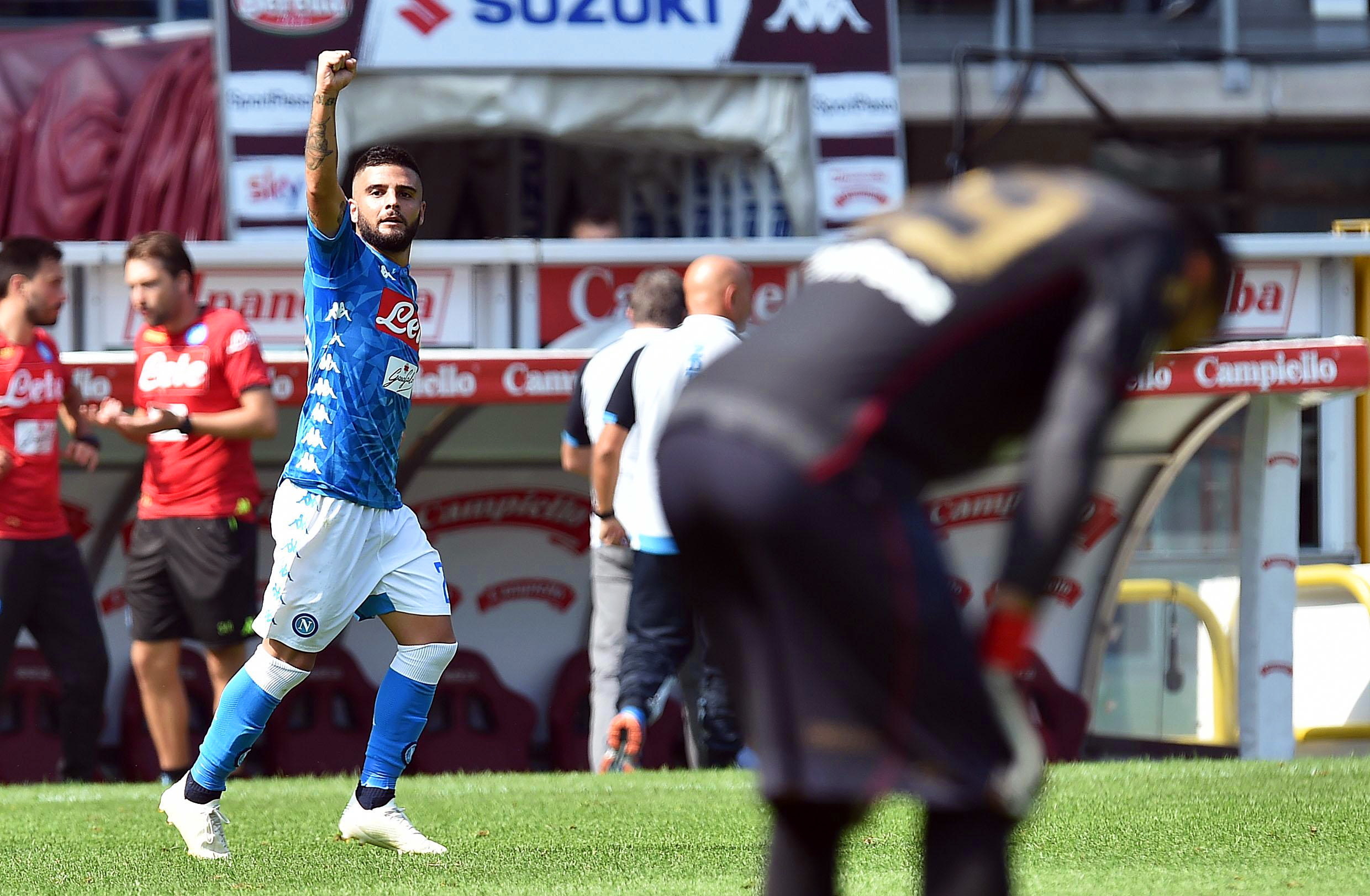 Nápoles vence Torino fora e ‘cola-se’ provisoriamente à líder Juventus