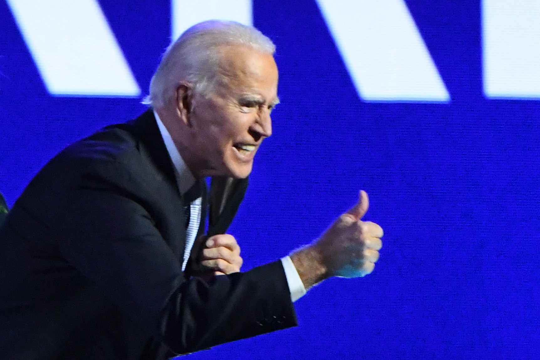 Eleições nos EUA: Biden vence com 306 grandes eleitores e Trump atinge 232, segundo a imprensa americana