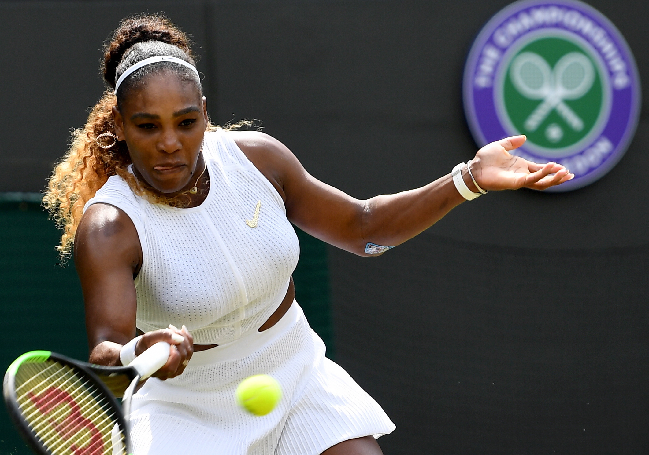 Serena Williams vence espanhola Suarez Navarro e segue para os ‘quartos’ de Wimbledon