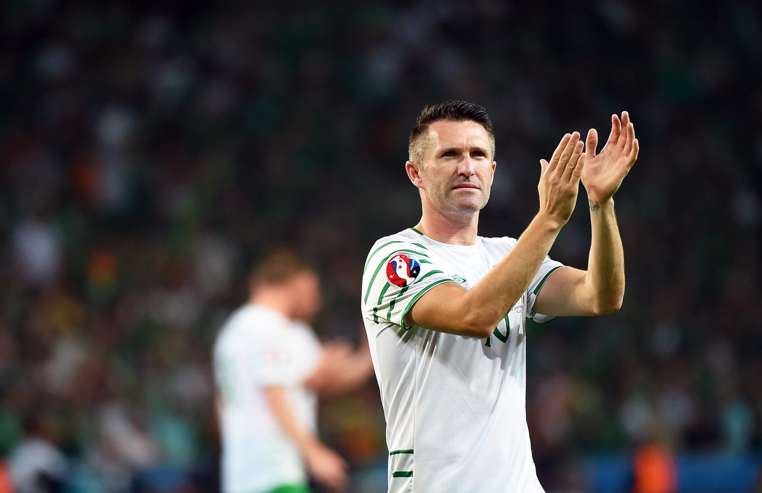 Robbie Keane anuncia fim da carreira para se tornar adjunto da seleção irlandesa