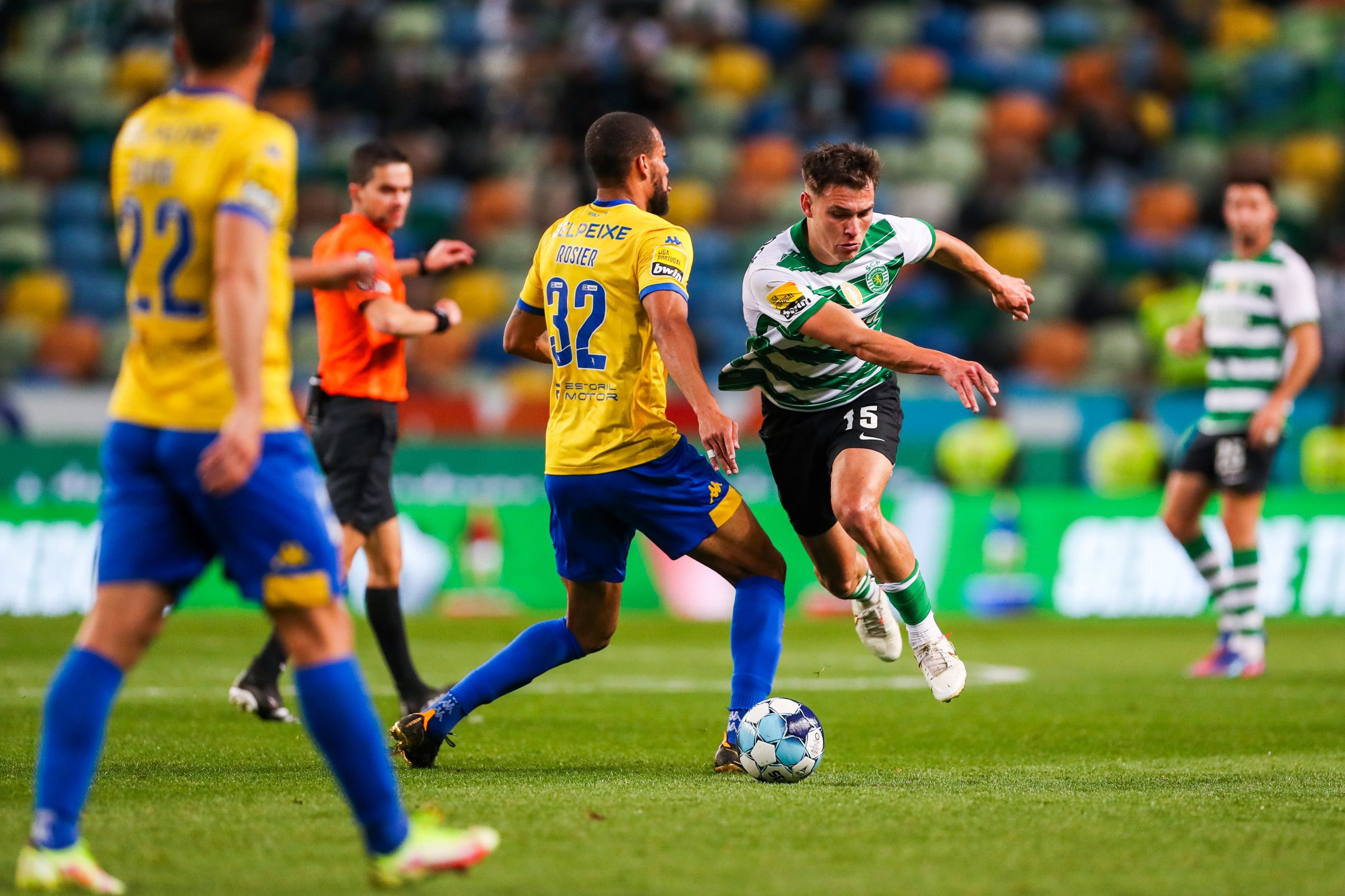 Sporting vence Estoril Praia por 3-0