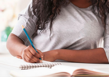 Um em cada quatro estudantes da OCDE é migrante e tem mais dificuldades académicas