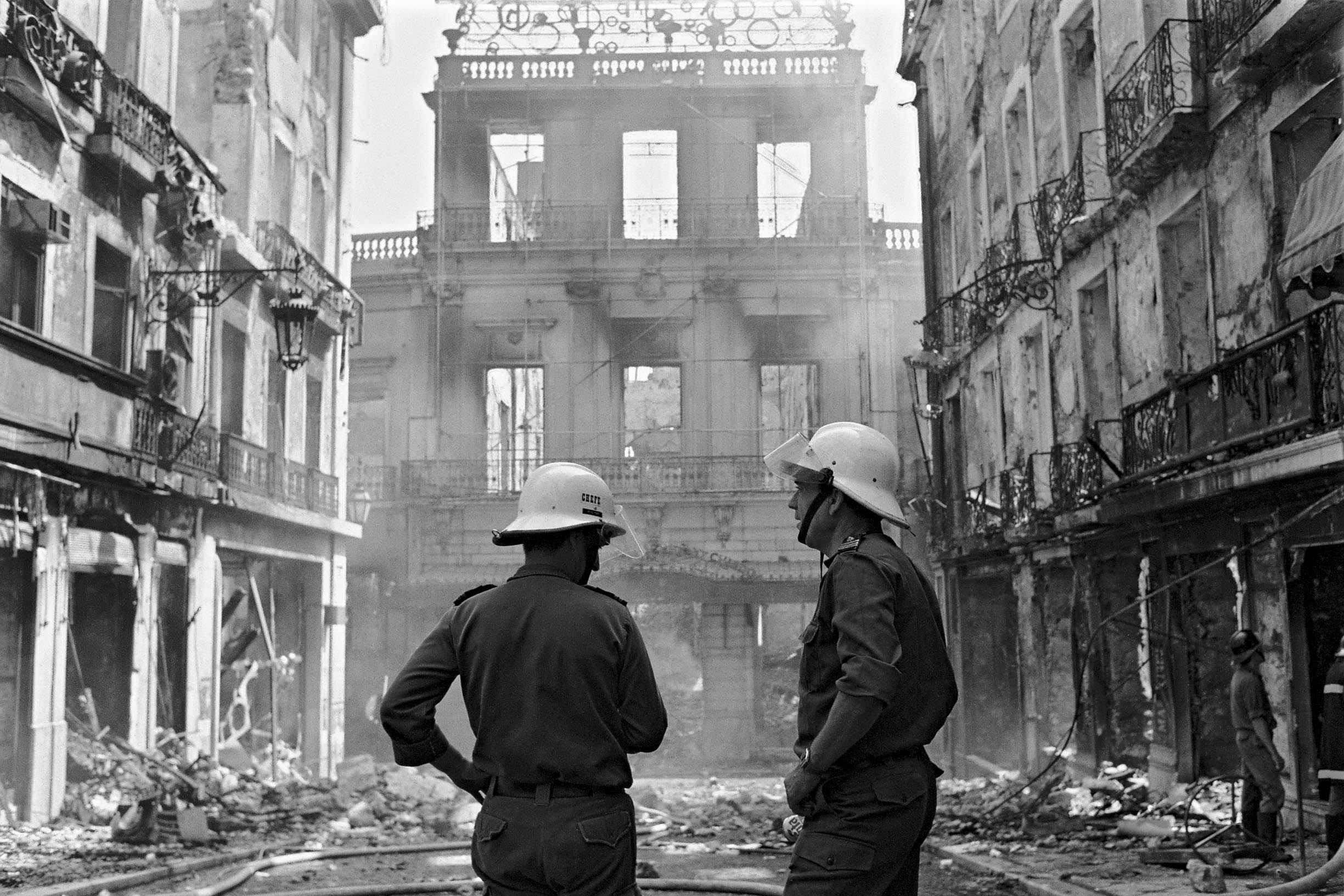 O Incêndio do Chiado e o chafariz do largo da minha avó 