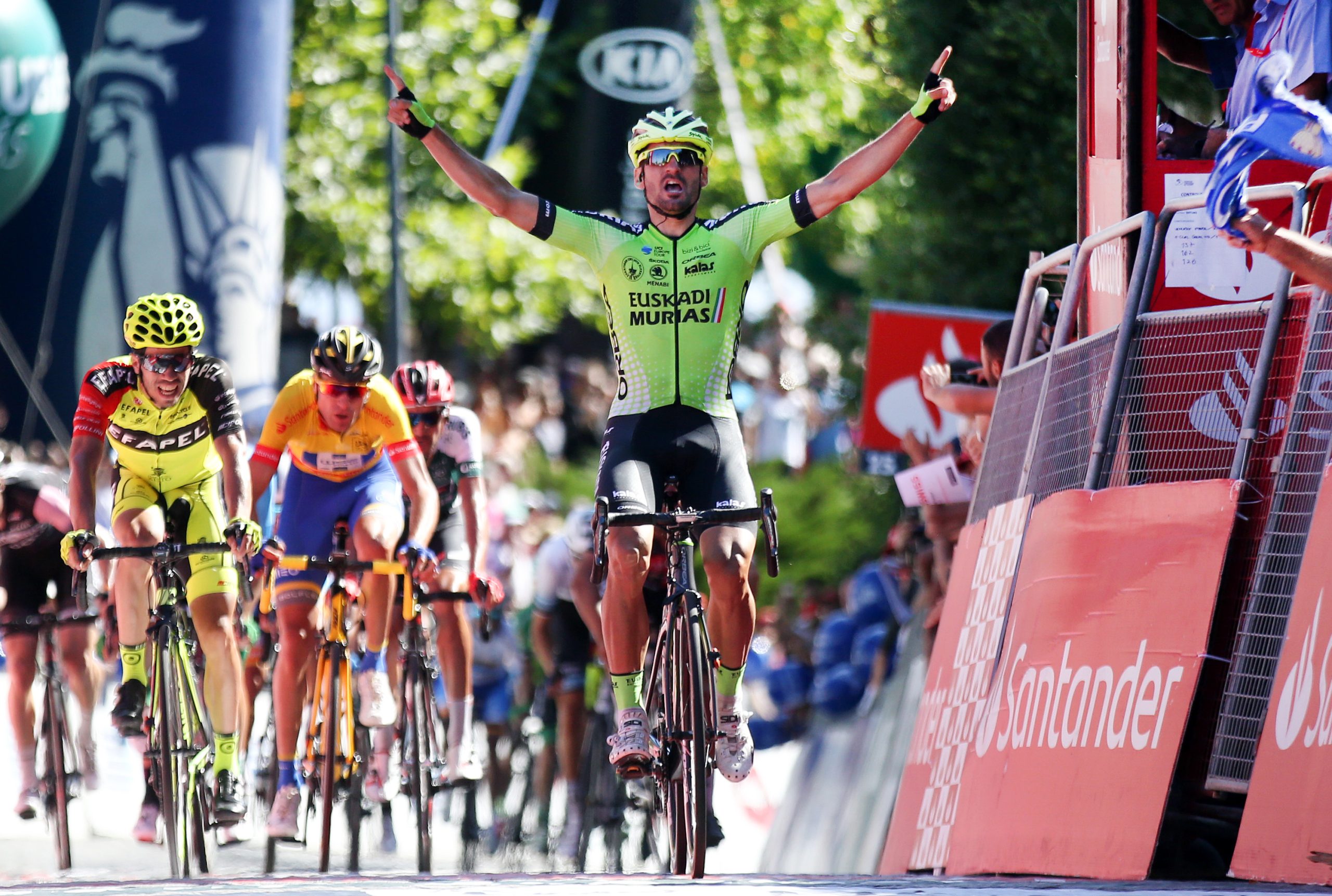 Volta a Portugal. Enrique Sanz vence sétima etapa, Alarcón mantém amarela