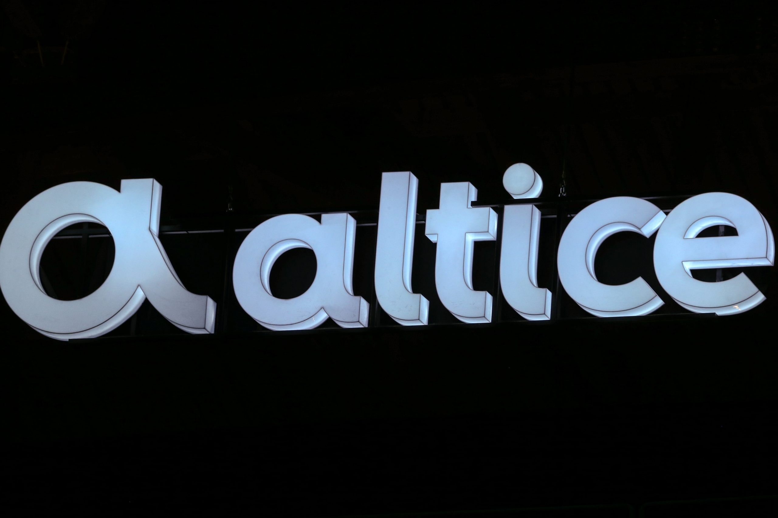 Frente Sindical entregou proposta à Altice para aumentos mínimos de 110 euros