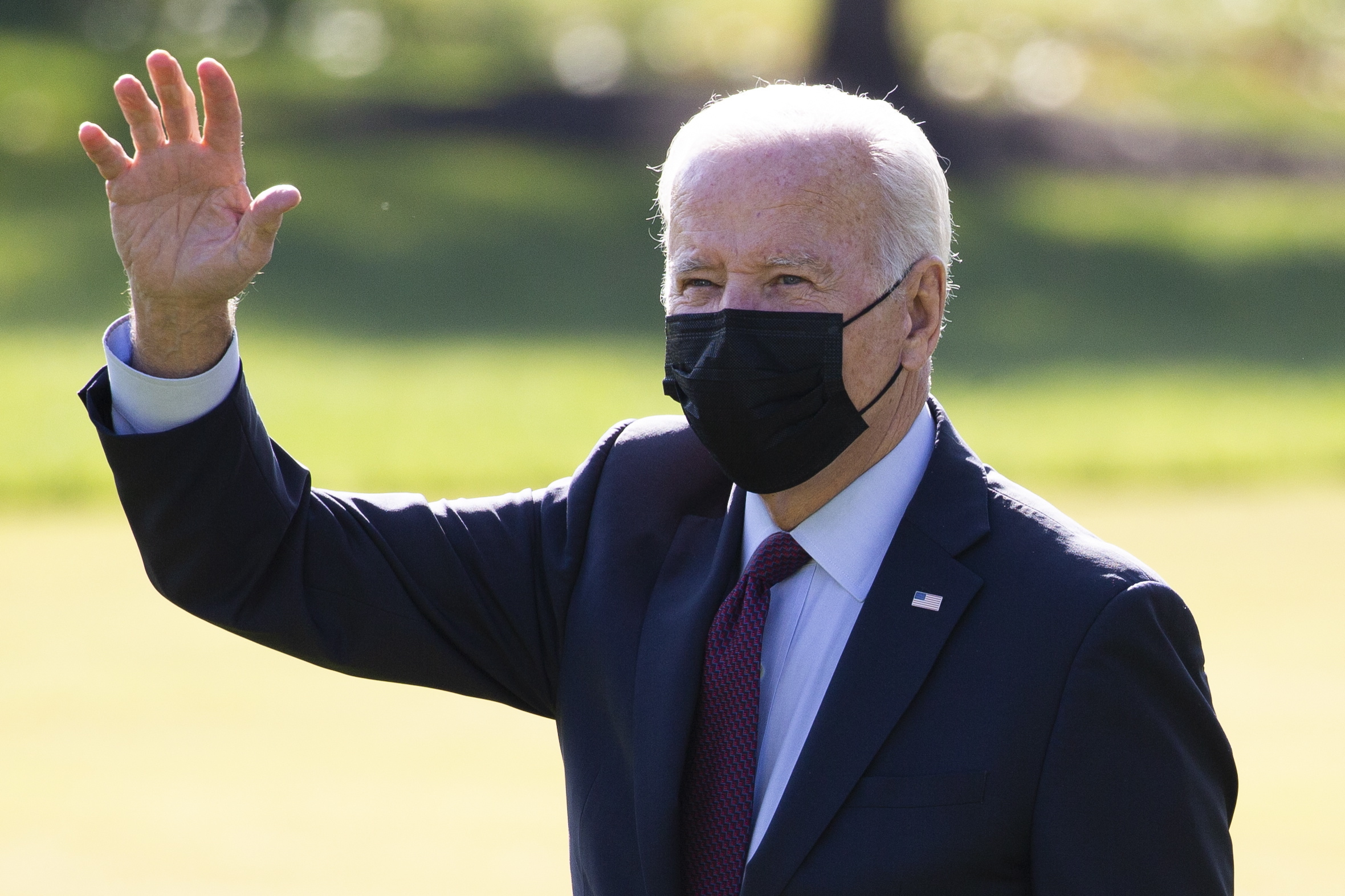 Biden quer autoridade da concorrência a investigar subida de preços da energia nos EUA