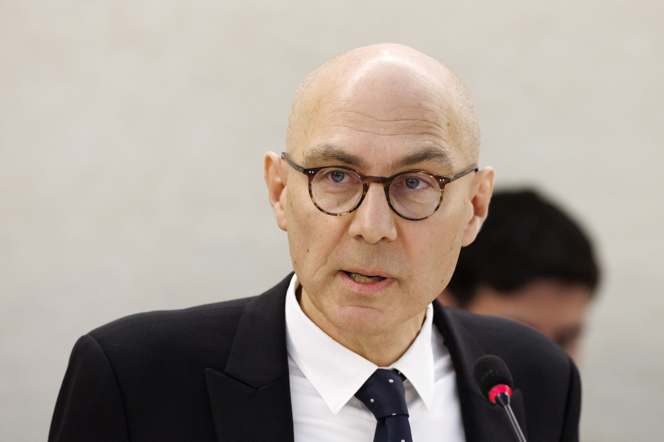 Partes do conflito no Sudão “espezinharam” princípios do direito internacional humanitário, diz ONU