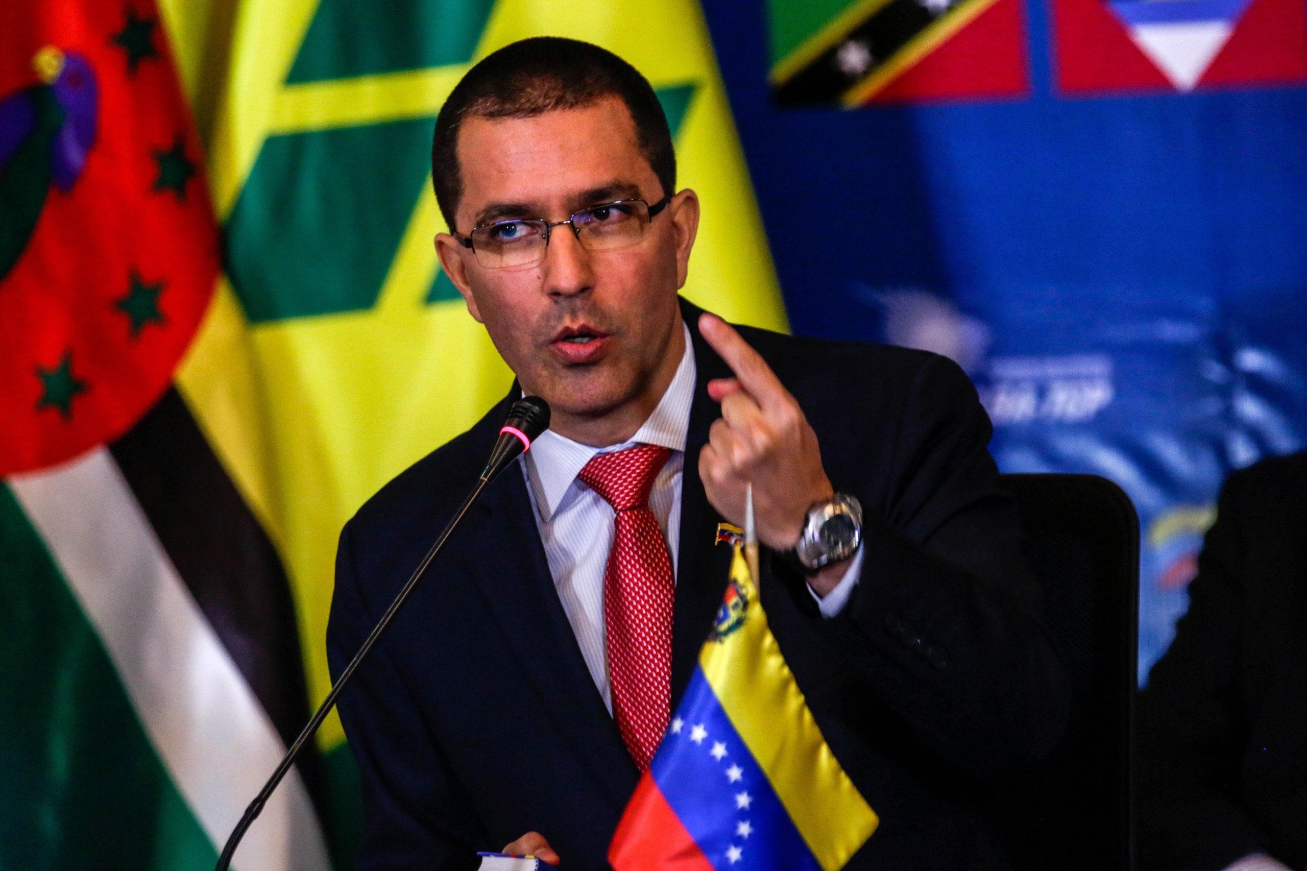 Caracas contra apoio de países da região ao “bloqueio económico e financeiro” imposto pelos EUA