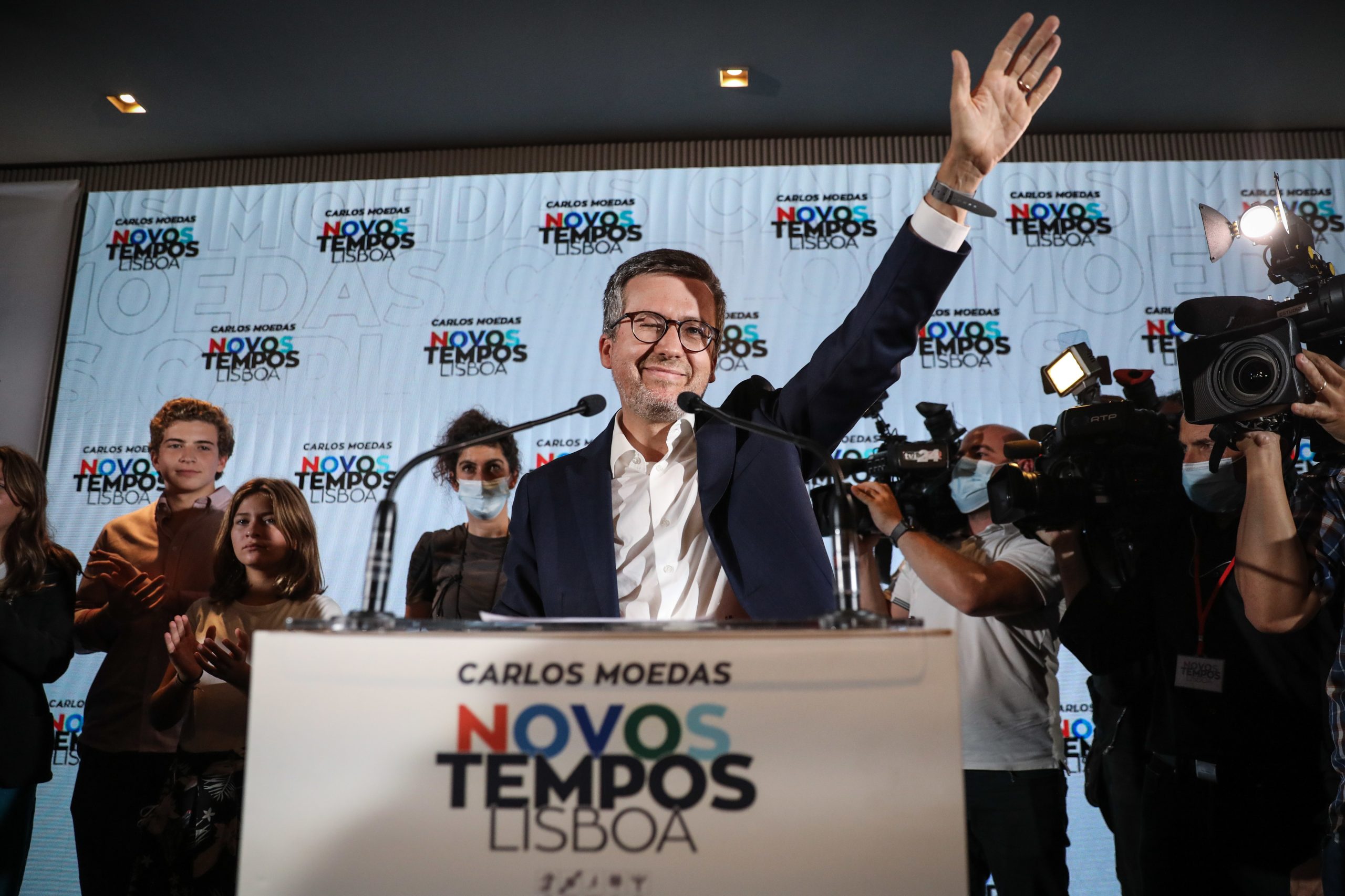 Herói por um dia, presidente por quatro anos. A noite que consagrou Carlos Moedas