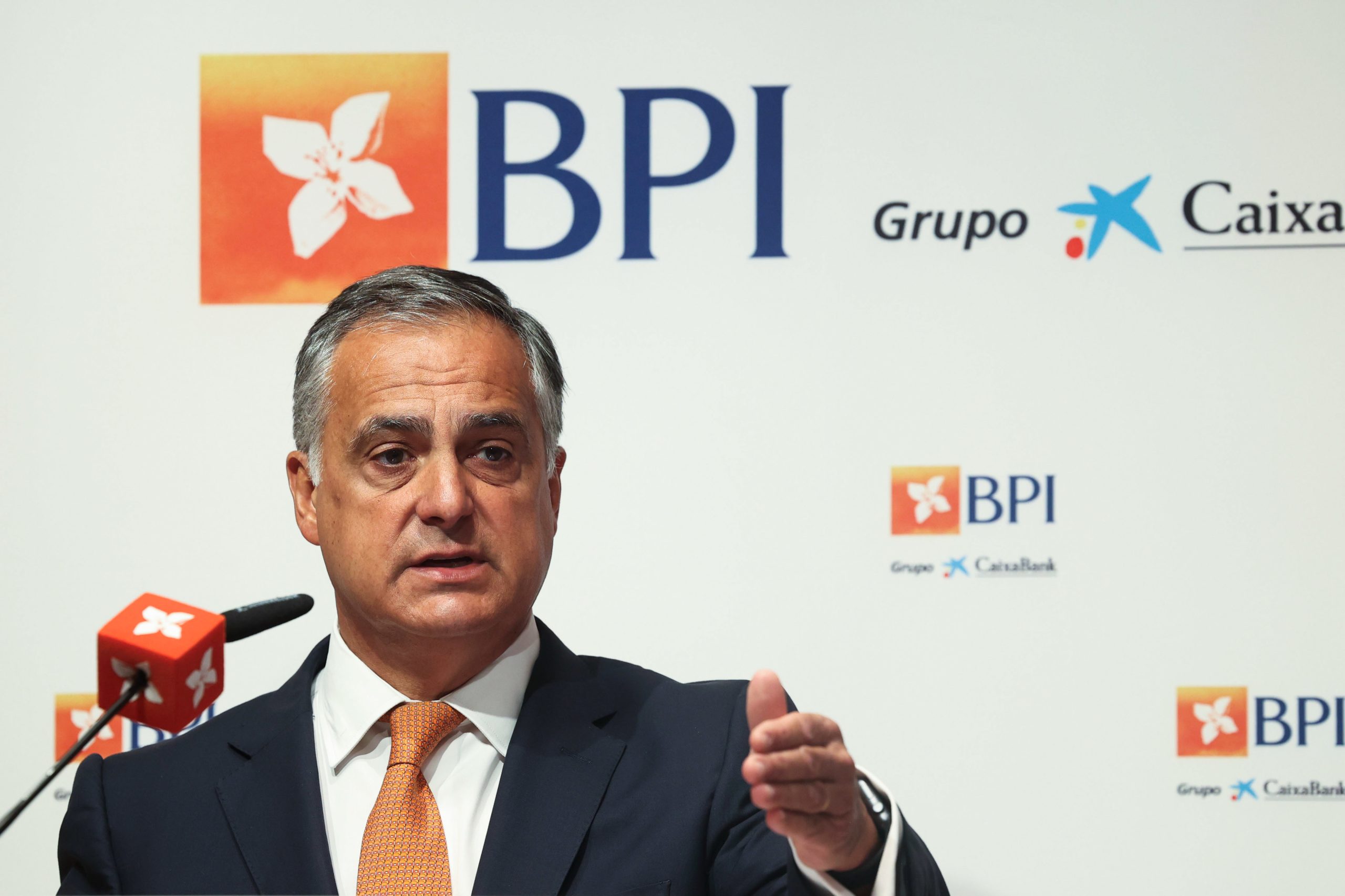 Presidente do BPI diz que desconhece qualquer operação do CaixaBank sobre Novo Banco