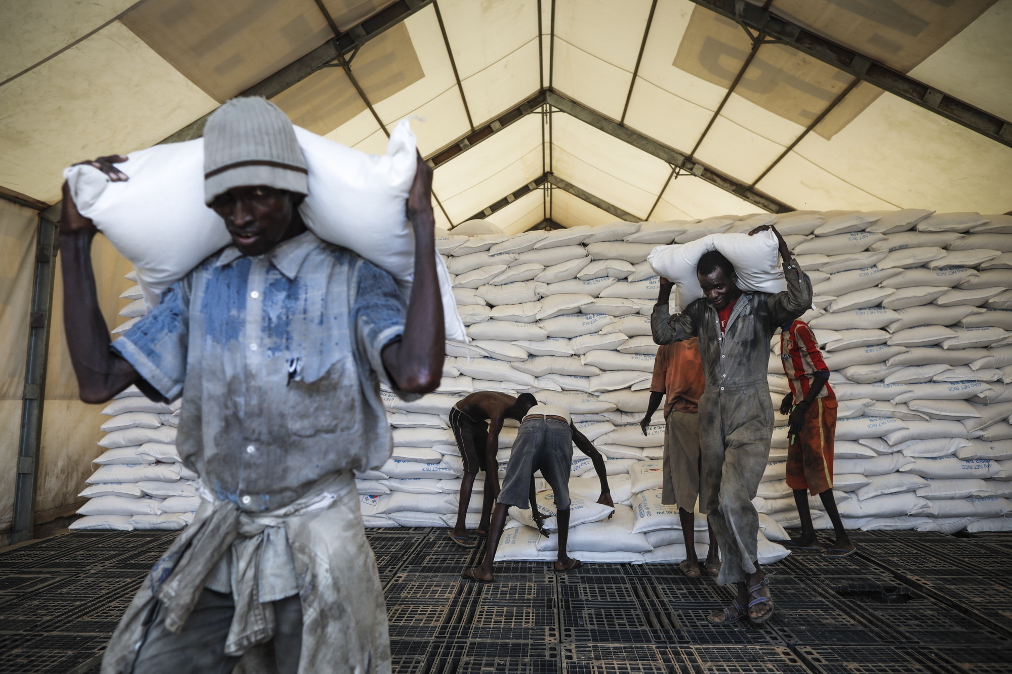 Fome continua “grave” em mais de 50 países e atuais crises dificultam perspetivas