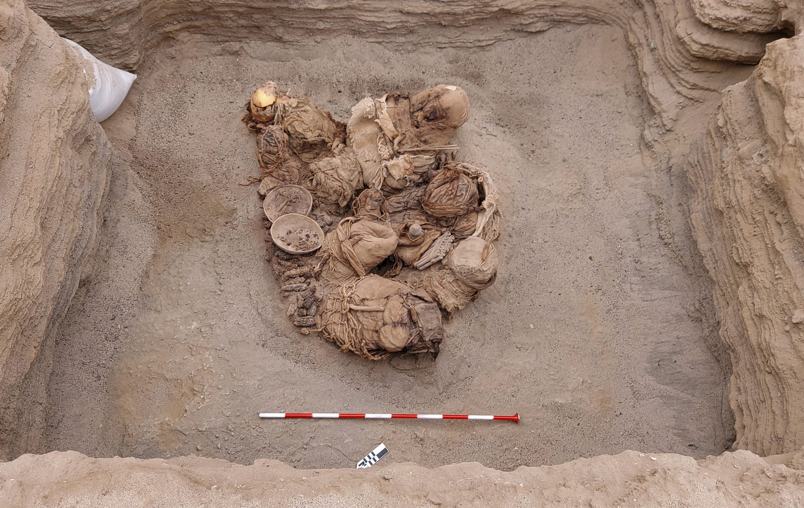 Foram instalar gás natural, acabaram a desenterrar ossadas com 800 anos no Peru